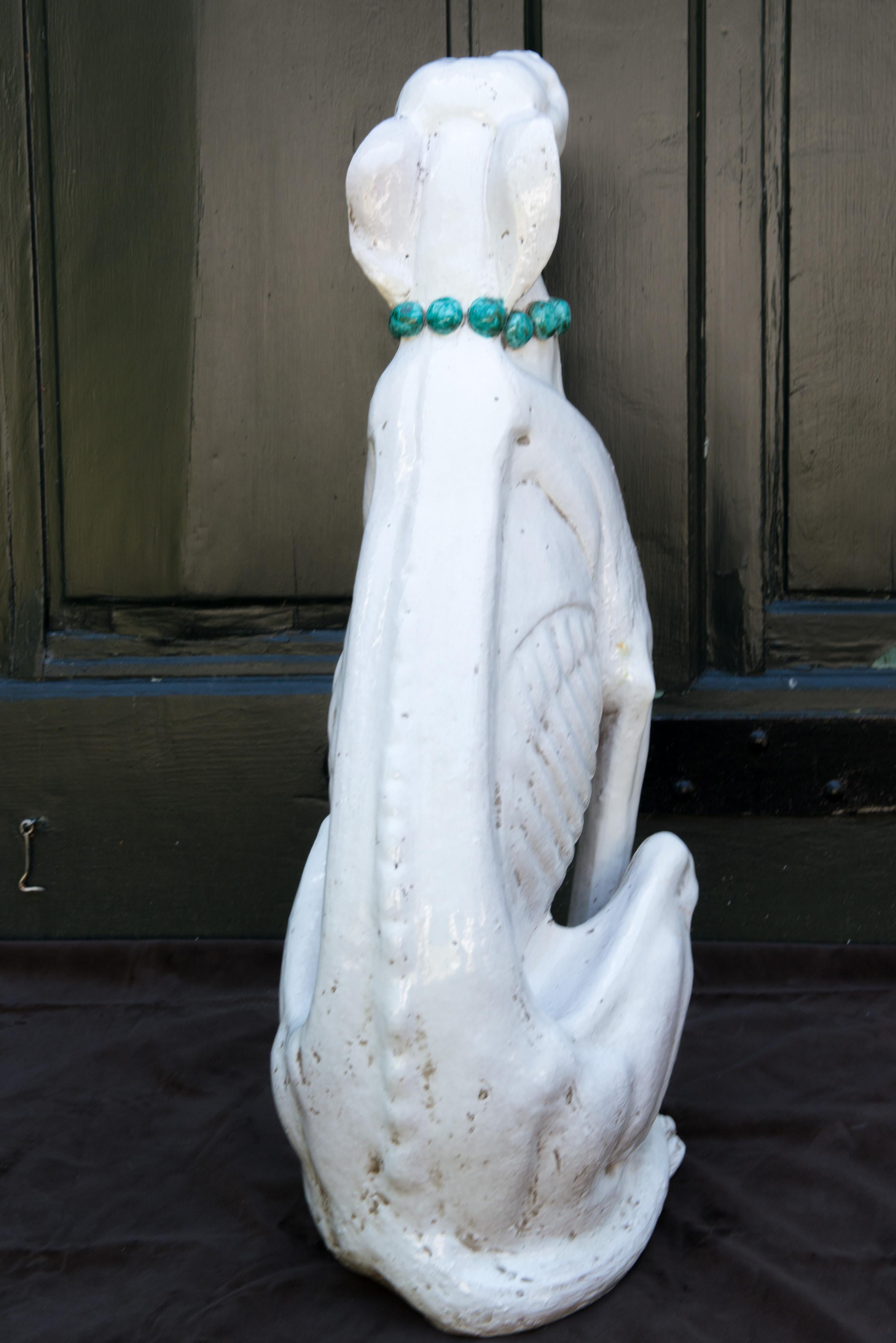 Stilvoller glasierter Windhund aus Terrakotta im Angebot 9