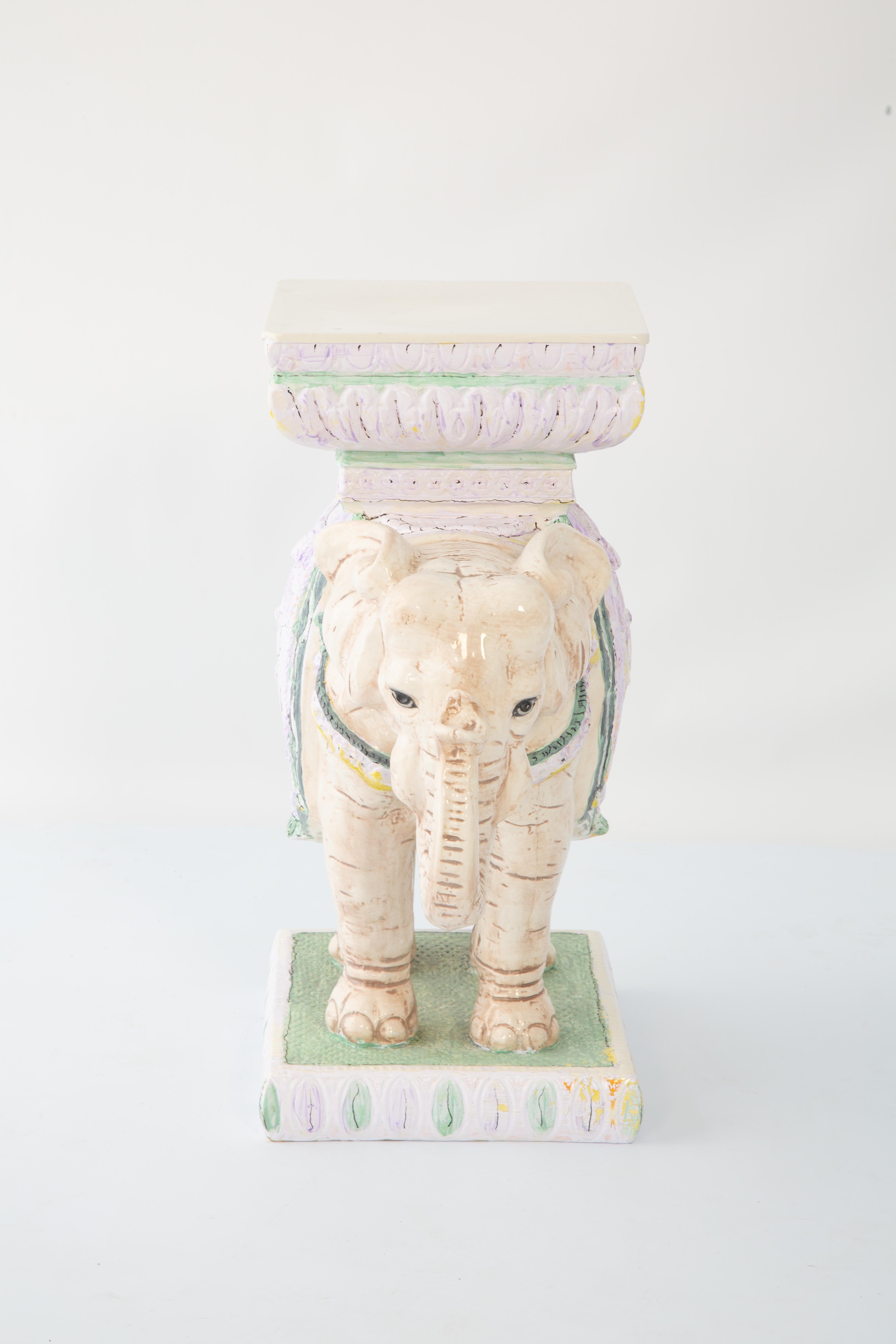 Vernissé Siège de jardin ou table éléphant en terre cuite émaillée en vente
