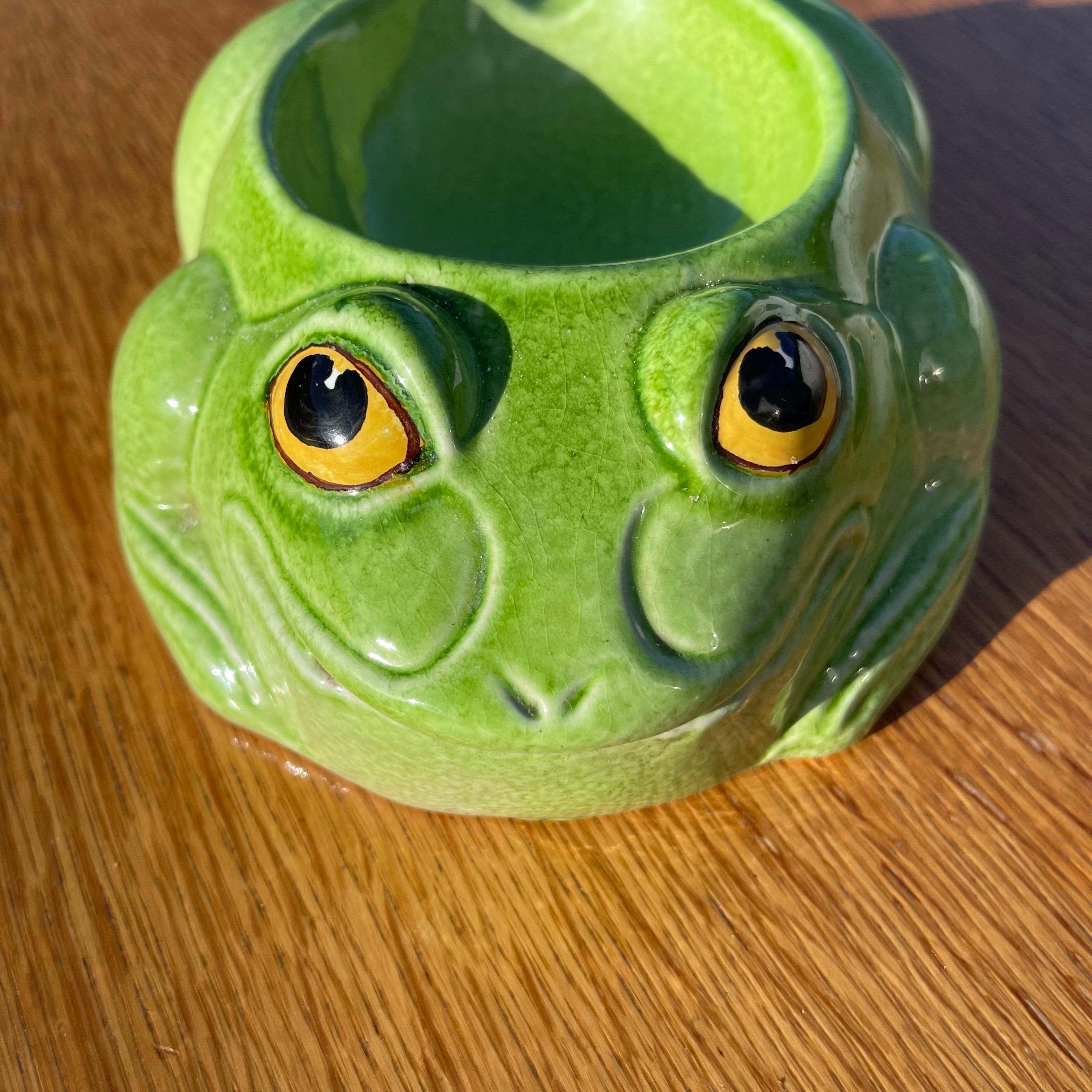 Posacenere a forma di rana in terracotta smaltata, probabilmente italiano in vendita 1
