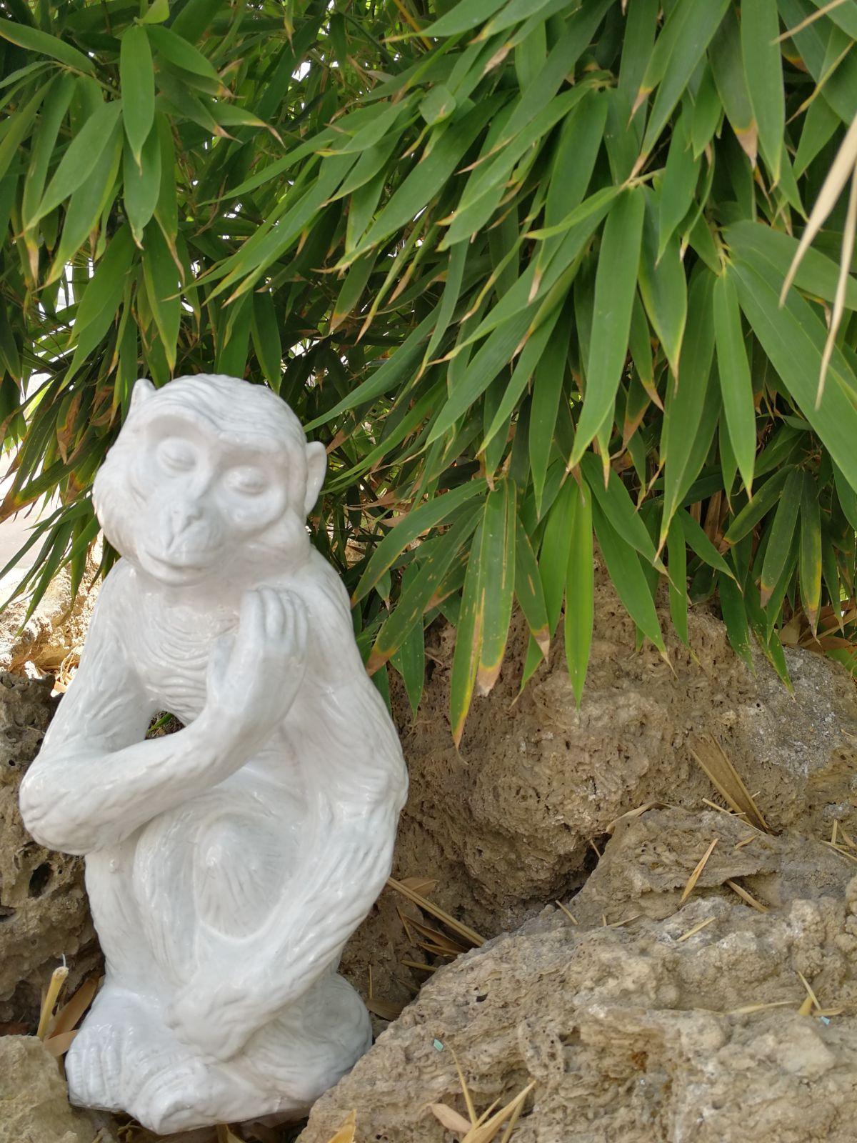 Milieu du XXe siècle Sculpture d'animaux singe en terre cuite émaillée, Italie, années 1960 en vente