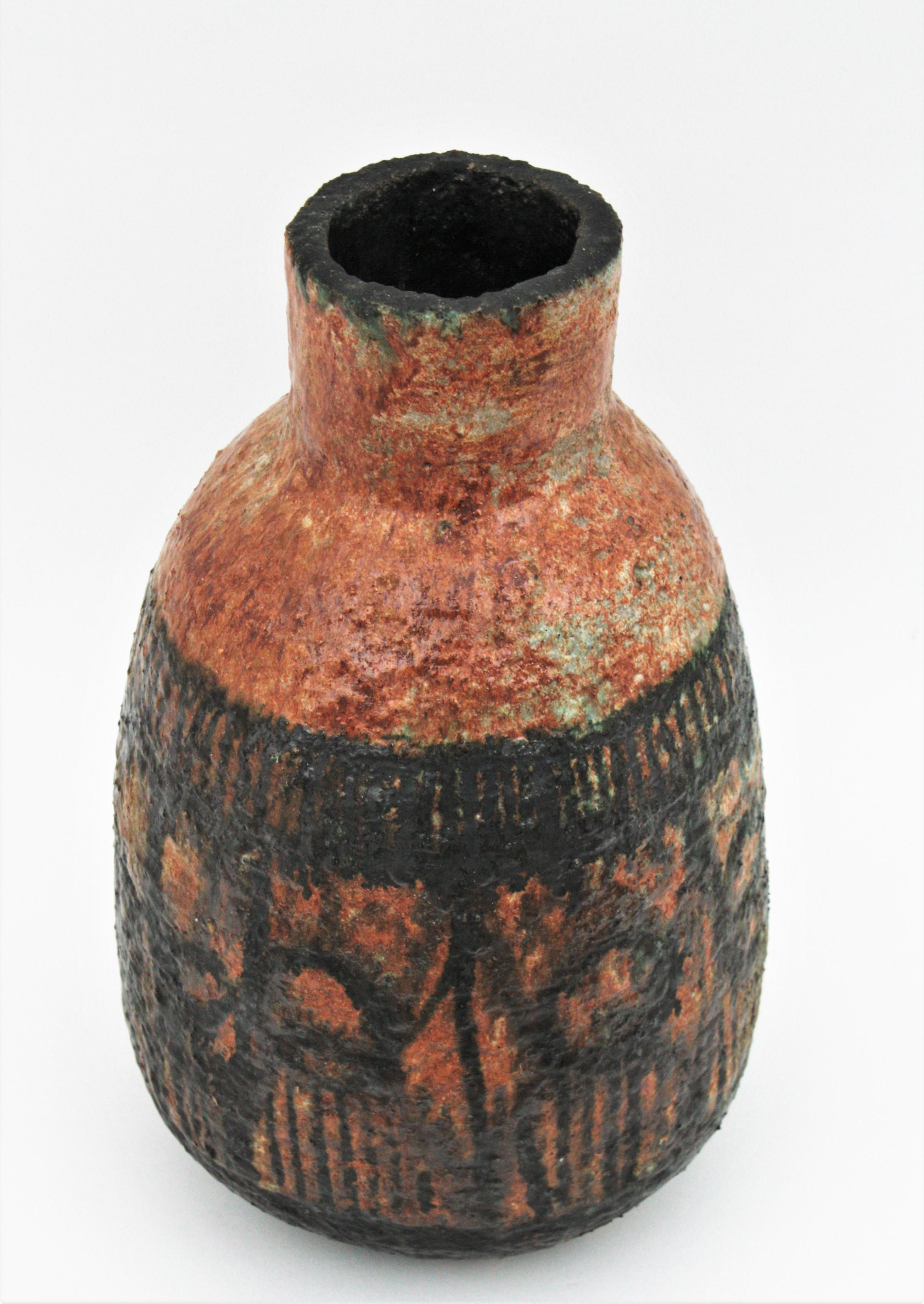 Fin du 20e siècle Vase surdimensionné en terre cuite émaillée avec décoration abstraite noire en vente