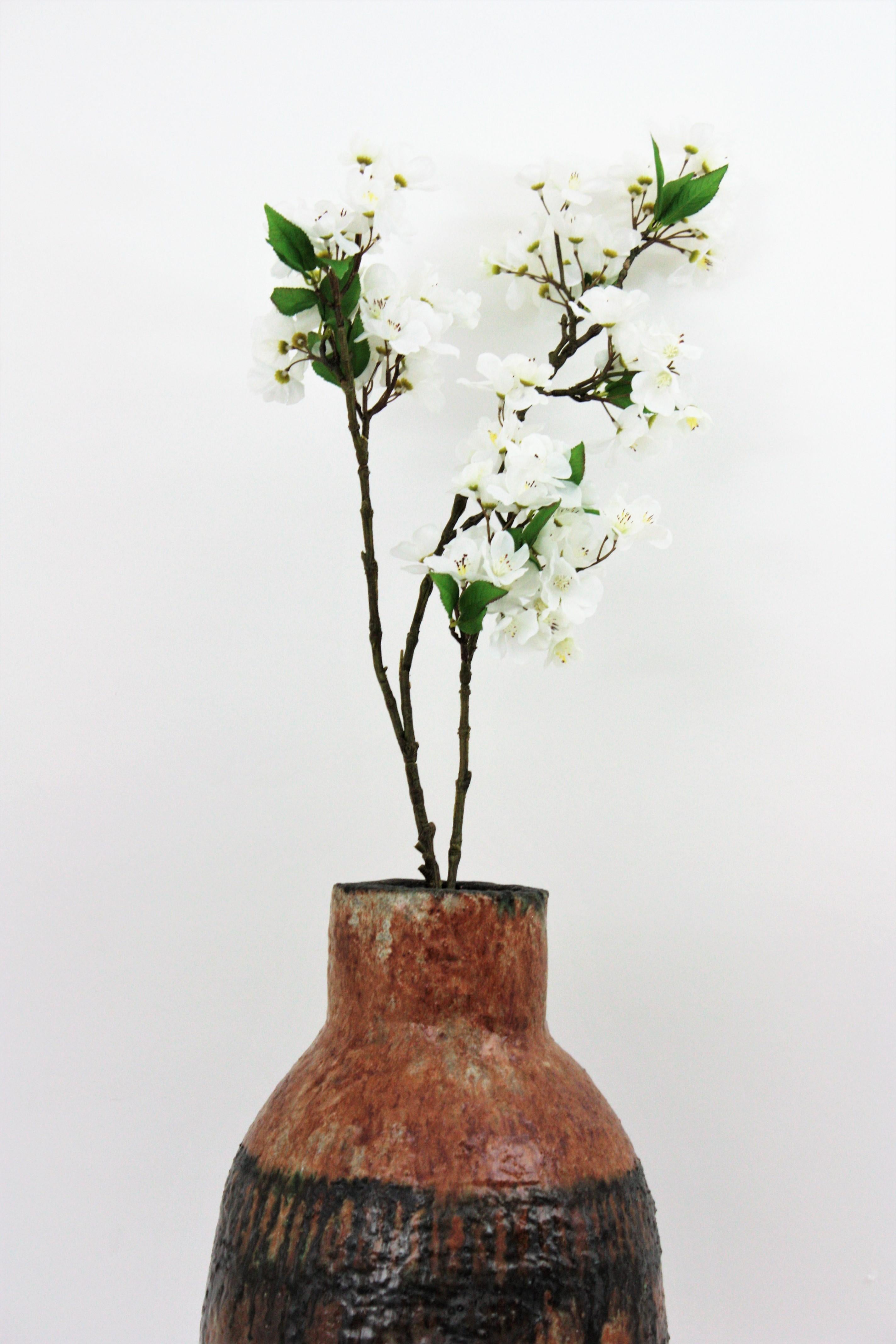 Céramique Vase surdimensionné en terre cuite émaillée avec décoration abstraite noire en vente