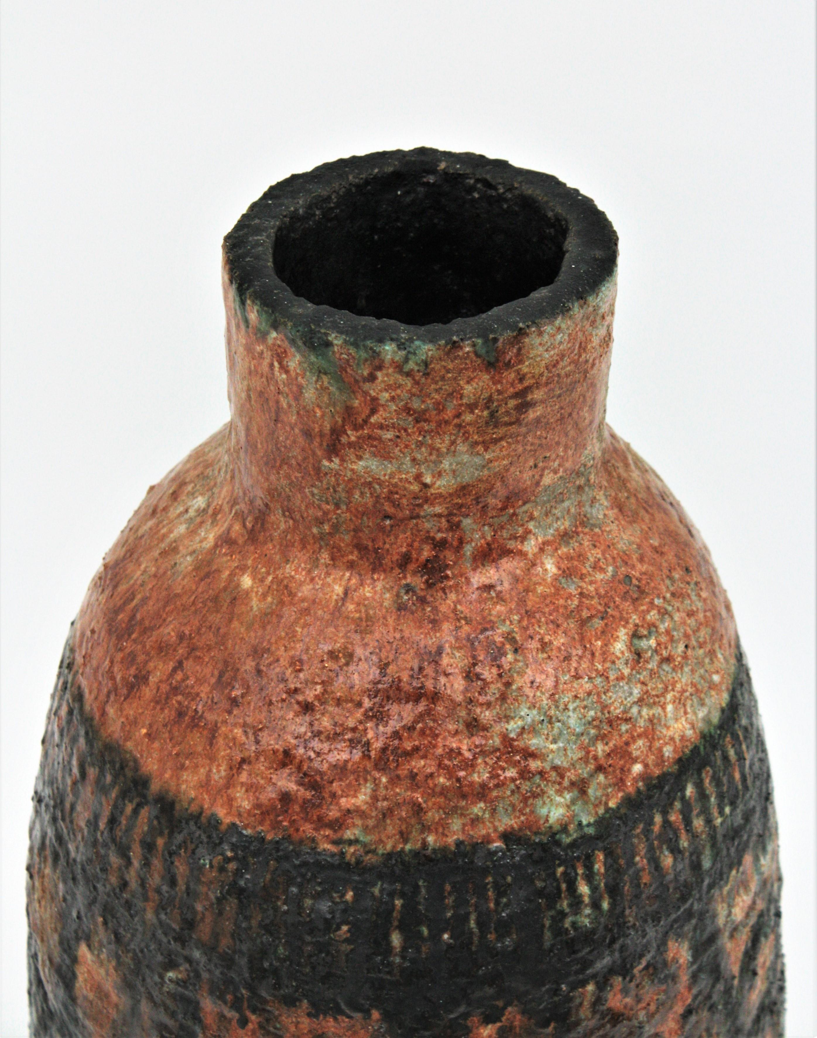 Vase surdimensionné en terre cuite émaillée avec décoration abstraite noire en vente 1