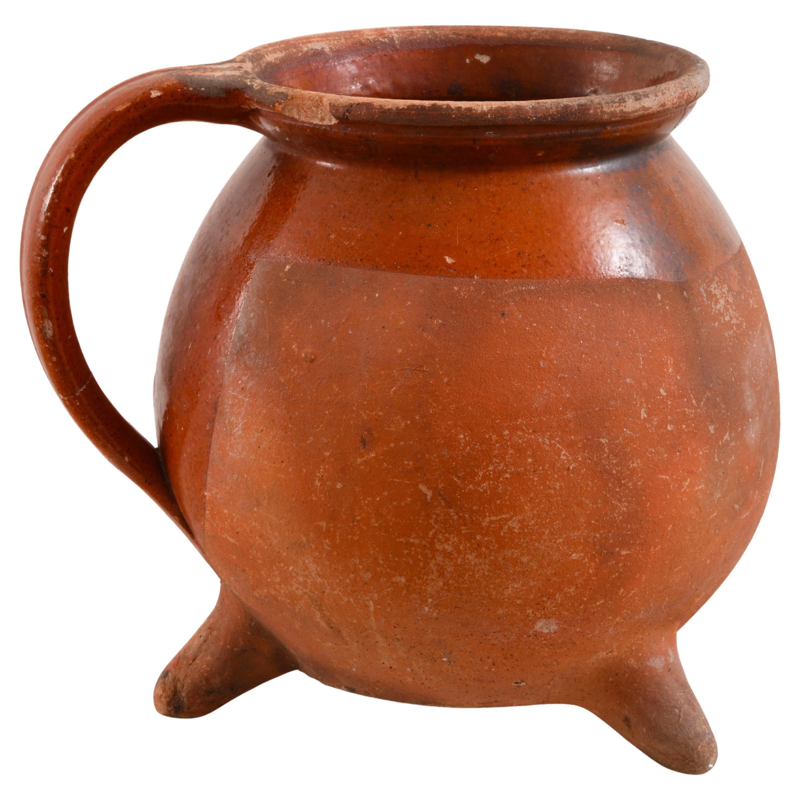 Brocca o vaso tripode in terracotta smaltata del XIX secolo, proveniente dall'ouest della Francia in vendita