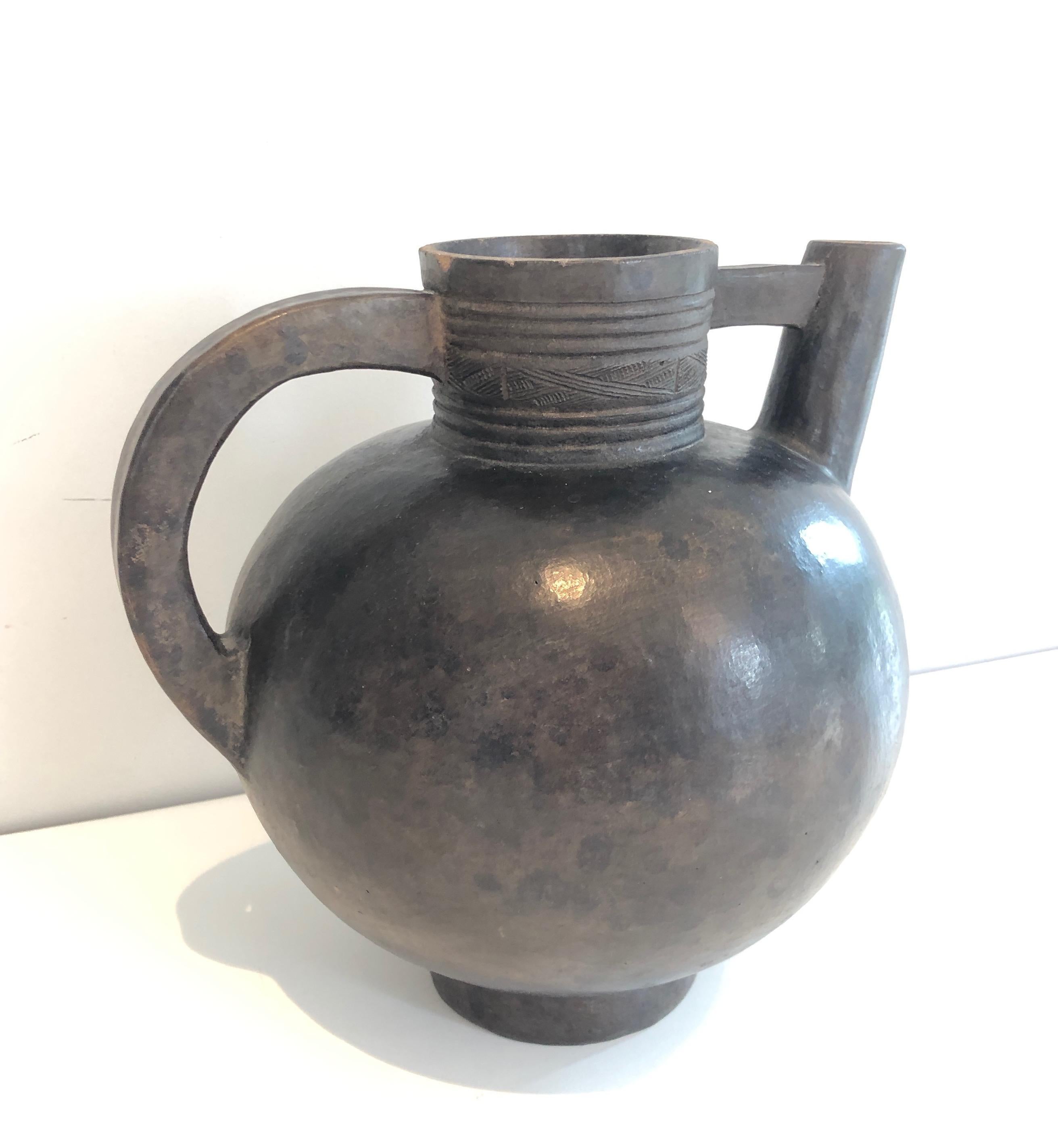 Vase aus glasierter Terrakotta, um 1950 im Angebot 9
