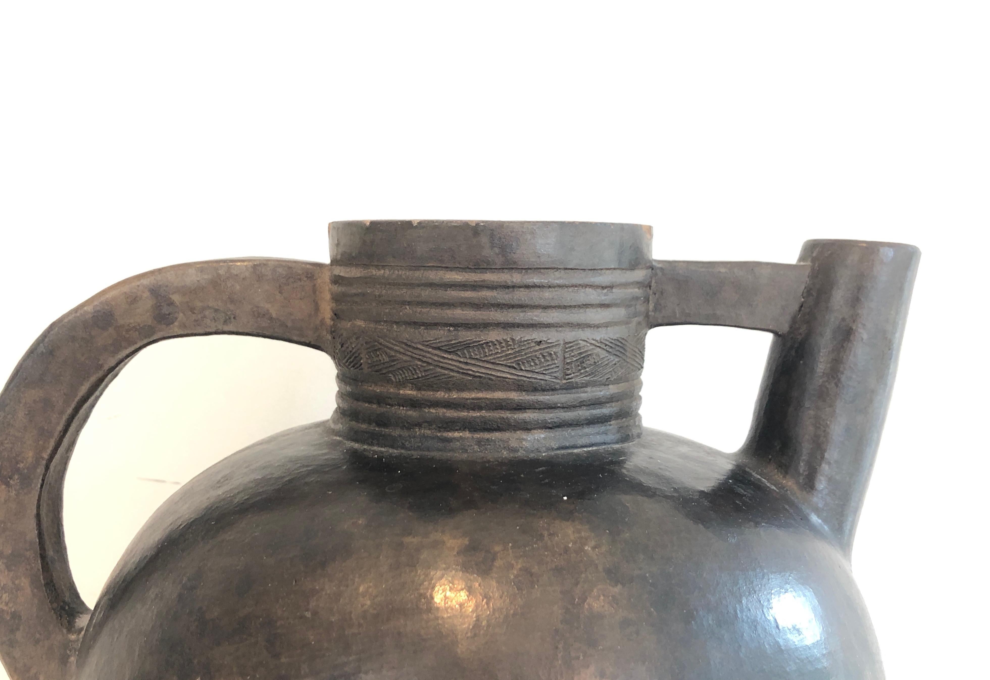 Milieu du XXe siècle Vase en terre cuite émaillée, vers 1950 en vente