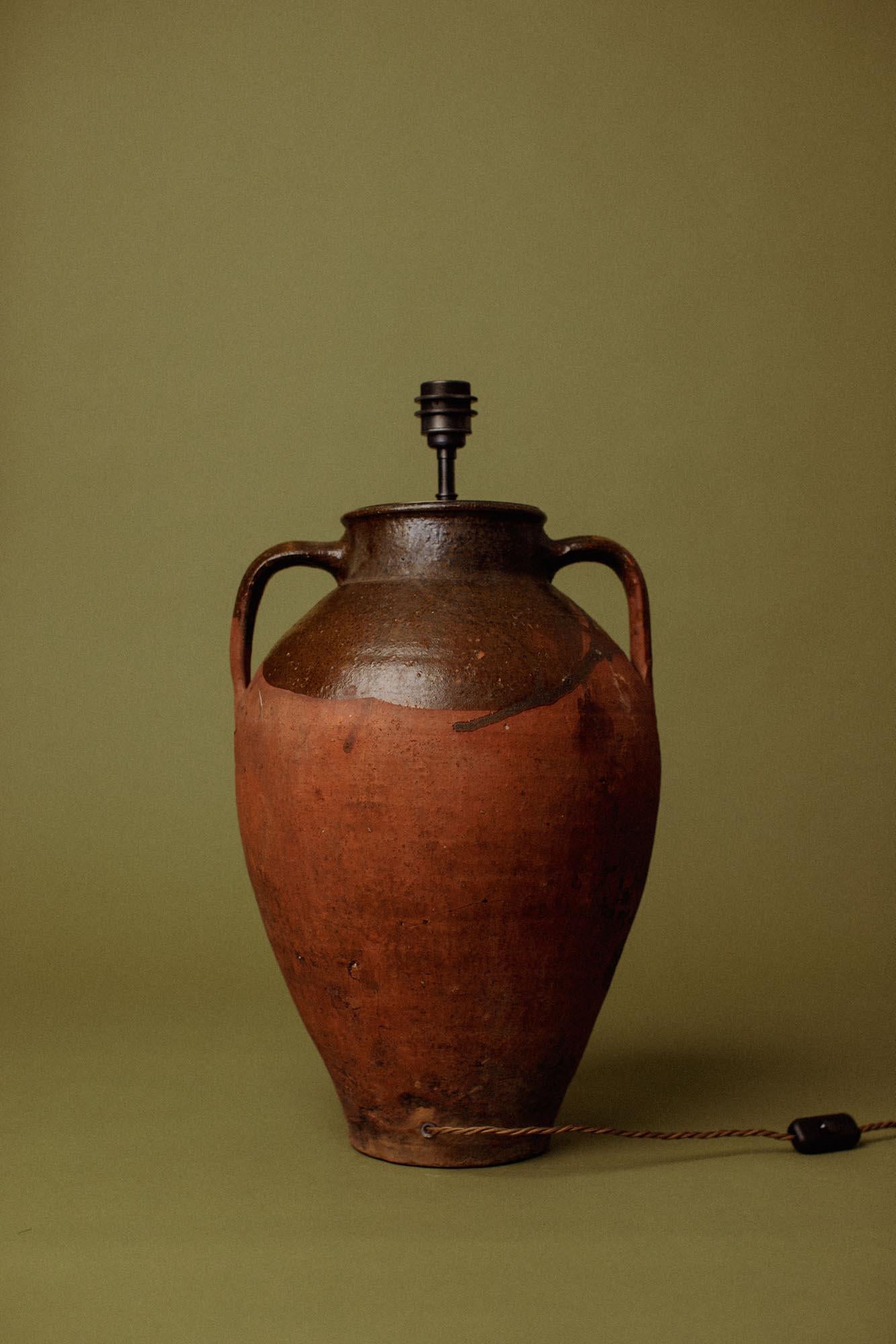 Sculpté à la main Lampe de table en céramique turque émaillée en terre cuite 20e siècle Antiquité en vente