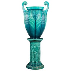 Jardinière und Ständer aus glasierter türkisfarbener Keramik:: entworfen von Christopher Dresser