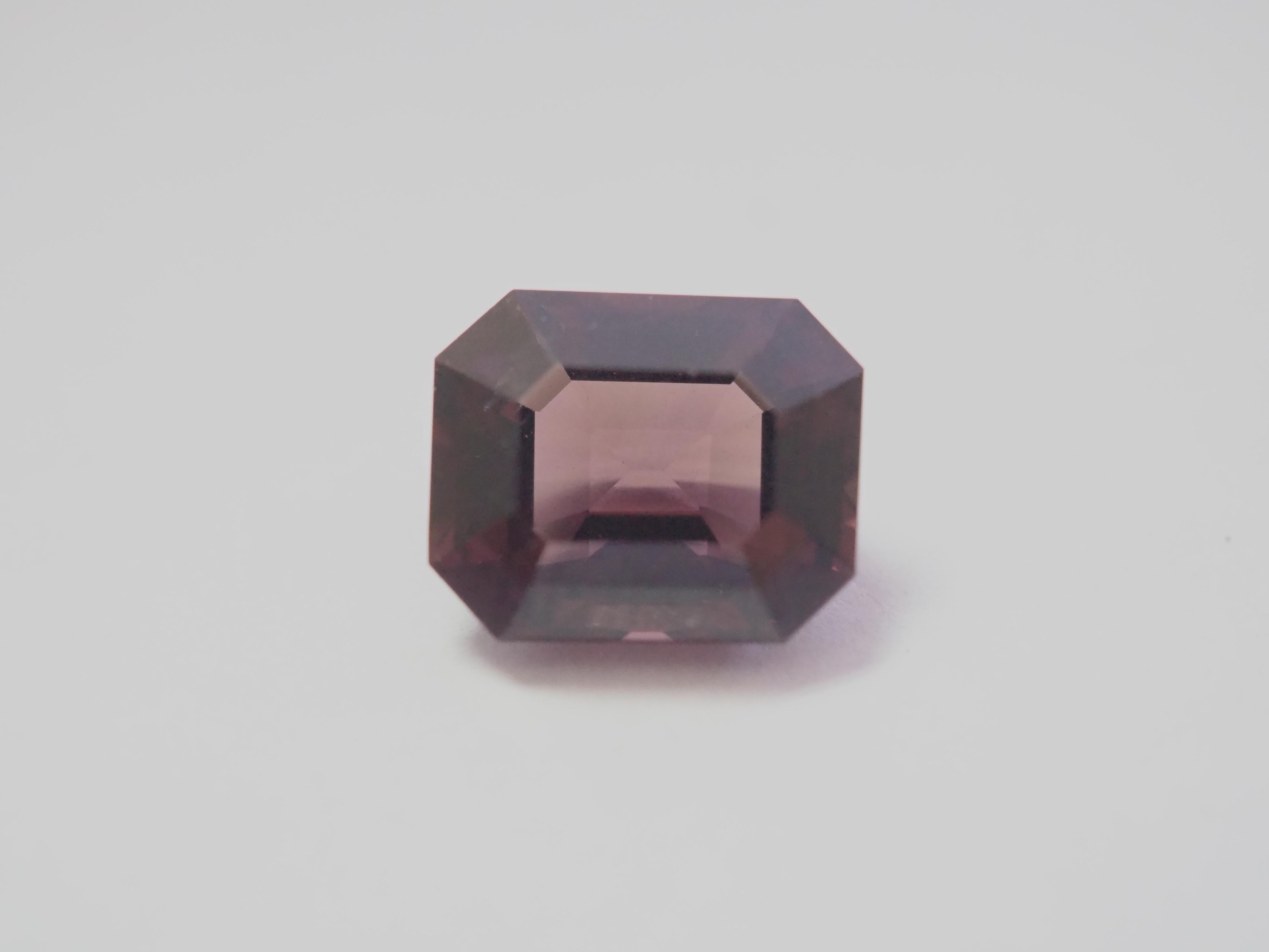 GLC Certified 3.74ct Berry Pinkish- Purple Spinel In New Condition For Sale In เกาะสมุย, TH