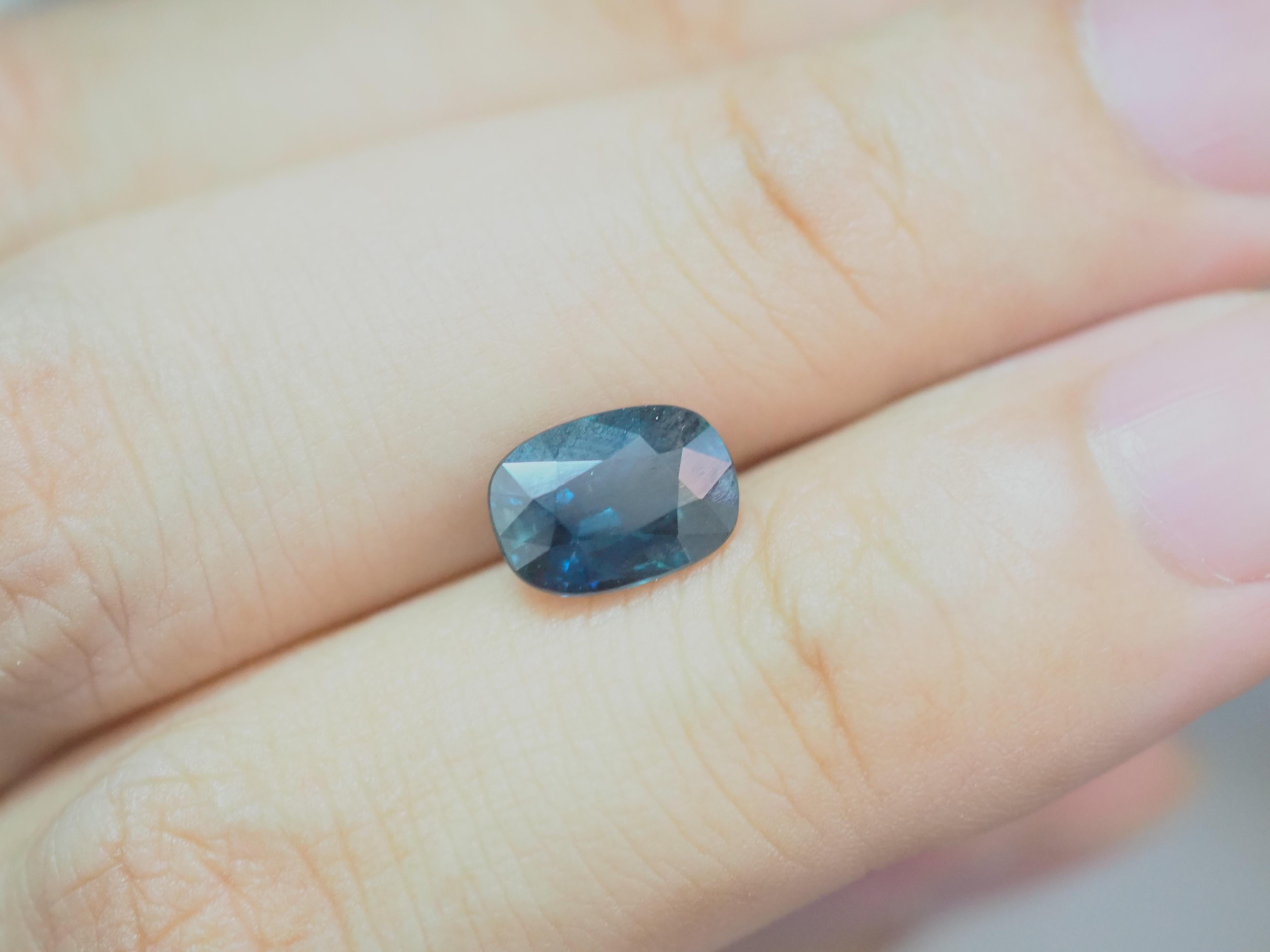 GLC Certified No Heat 3.03ct Thai Greenish-Blue Sapphire, 6.85x9.86x4.68 mm For Sale 2