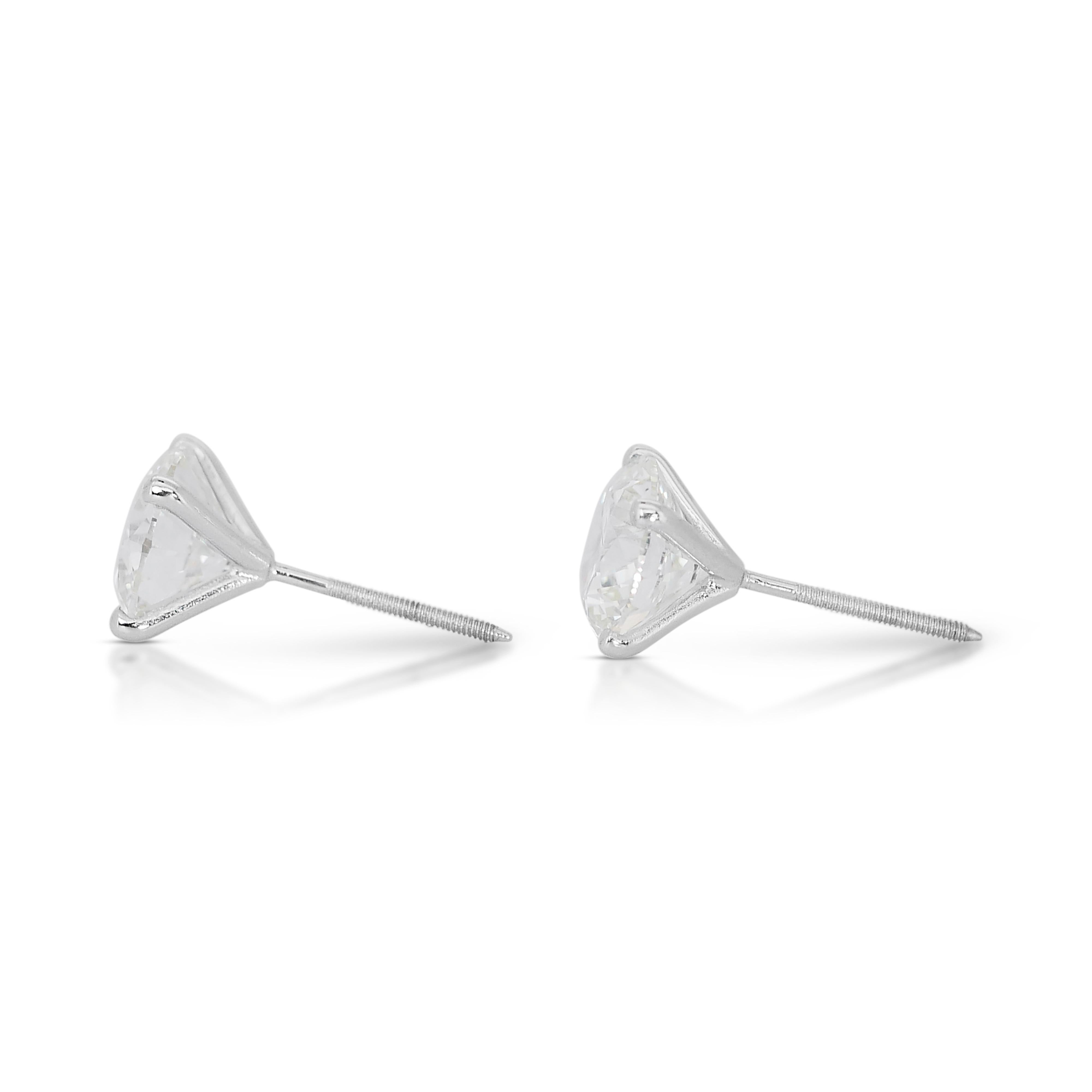 Gleaming 18k White Gold Natural Diamond Stud Earrings w/3.10 ct - GIA Certified In New Condition For Sale In רמת גן, IL