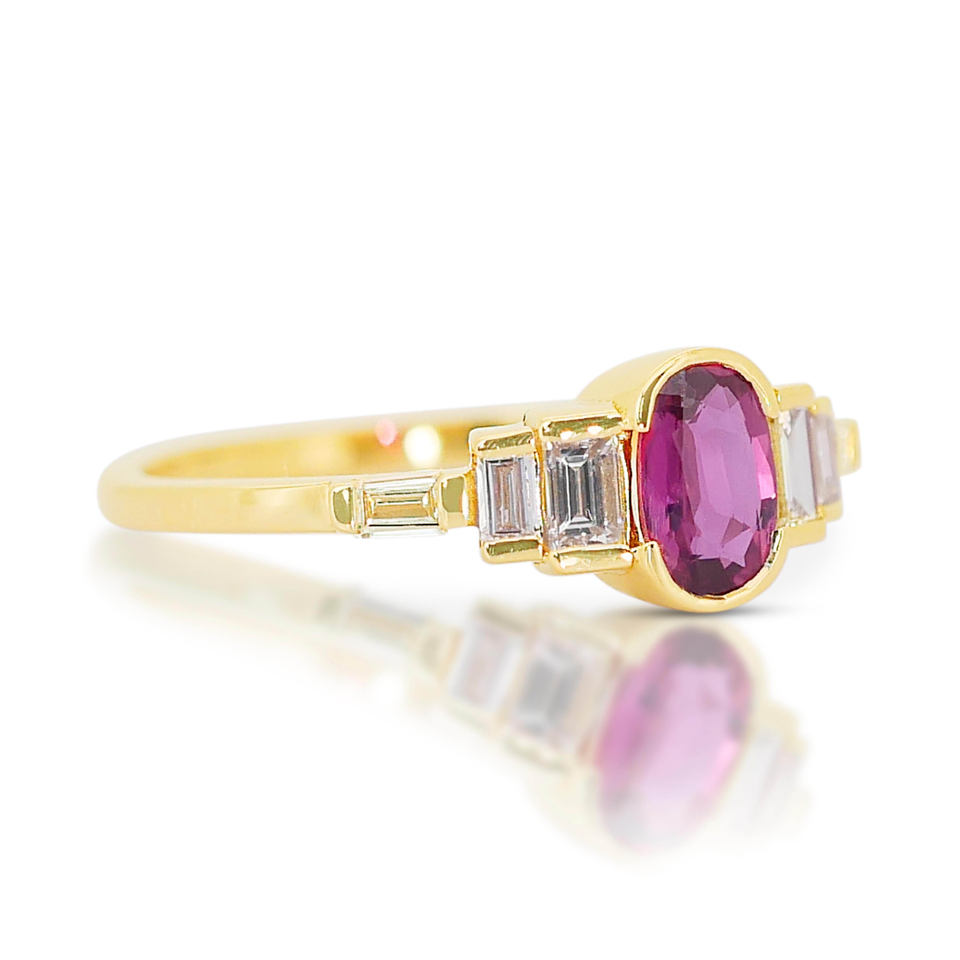 Gleaming 18k Yellow Gold Ruby and Diamond Pave Ring w/1.09 ct - IGI Certified In New Condition For Sale In רמת גן, IL