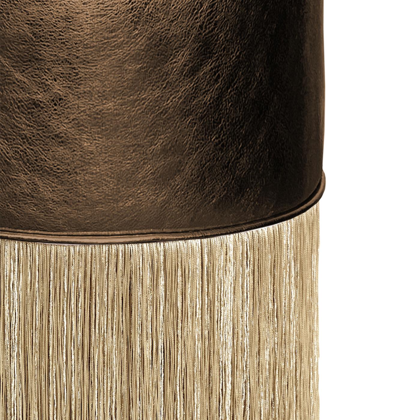 Pouf en cuir Brown à franges dorées par Lorenza Bozzoli Neuf - En vente à Milan, IT