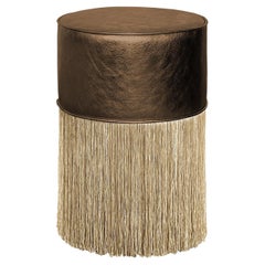 Pouf con frange dorate in pelle marrone brillante di Lorenza Bozzoli