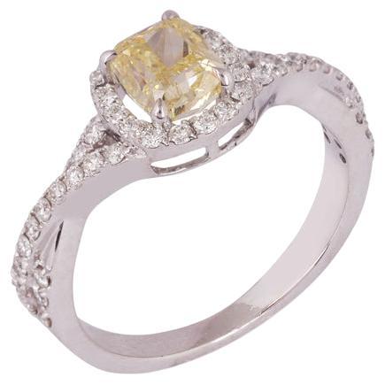 IGI Certified 18K Gold 1.4ct Natural Diamond Cushion Yellow Solitaire Ring For Sale