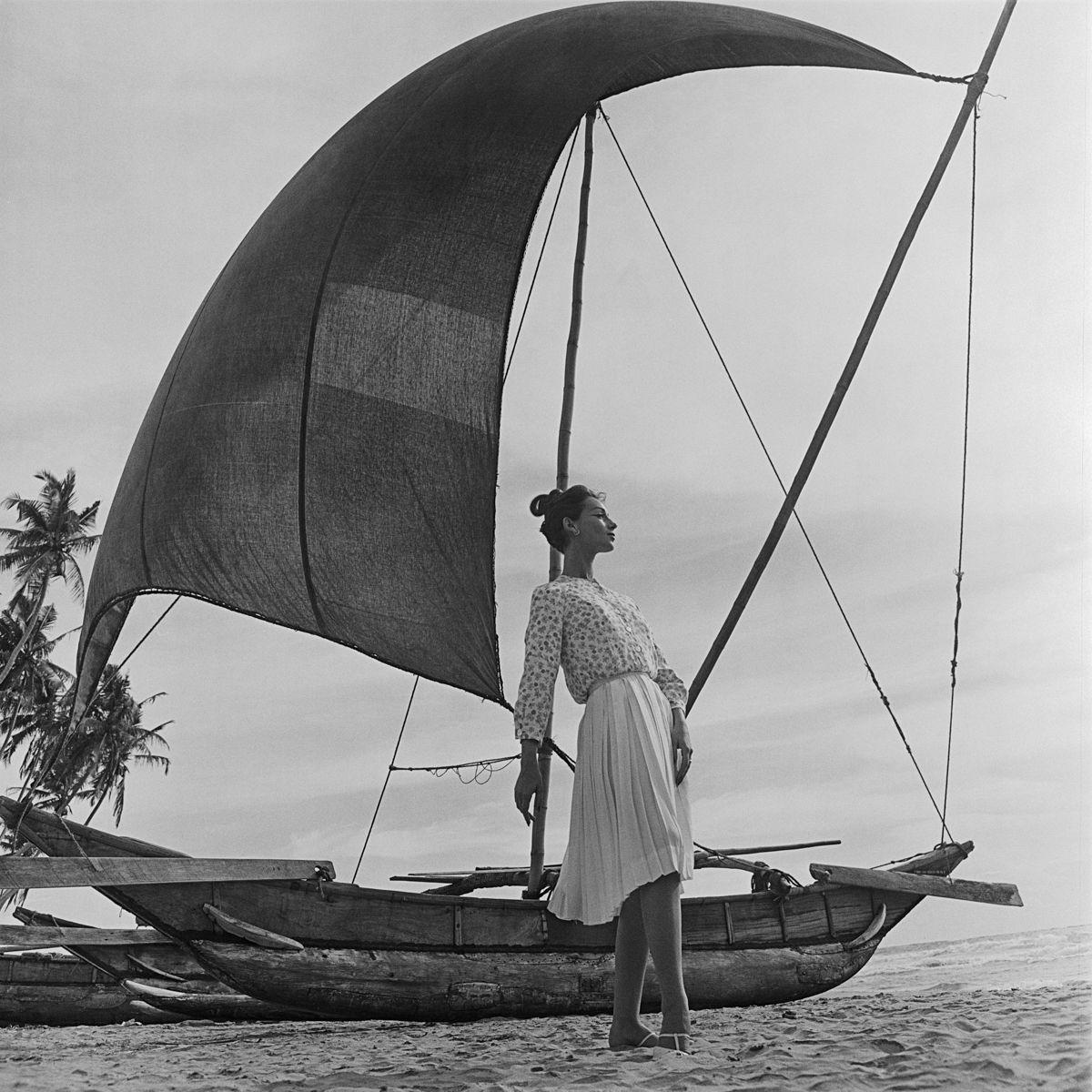 Gleb Derujinsky Black and White Photograph - Ruth Neumann, Uppuveli Beach, Sri Lanka