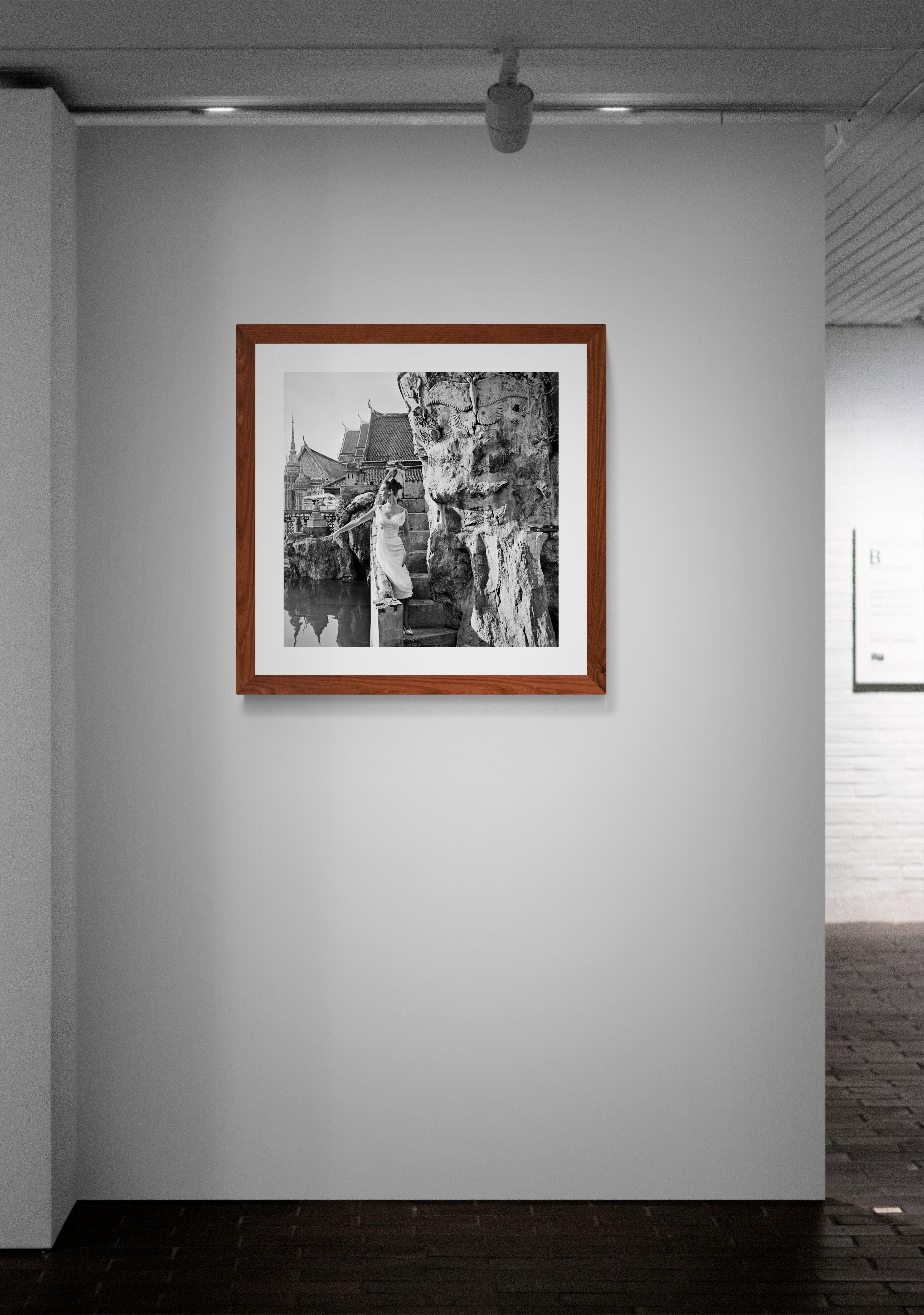 Grand Palace Thailand von Gleb Derujinsky, 1957, Modefotografie im Angebot 4