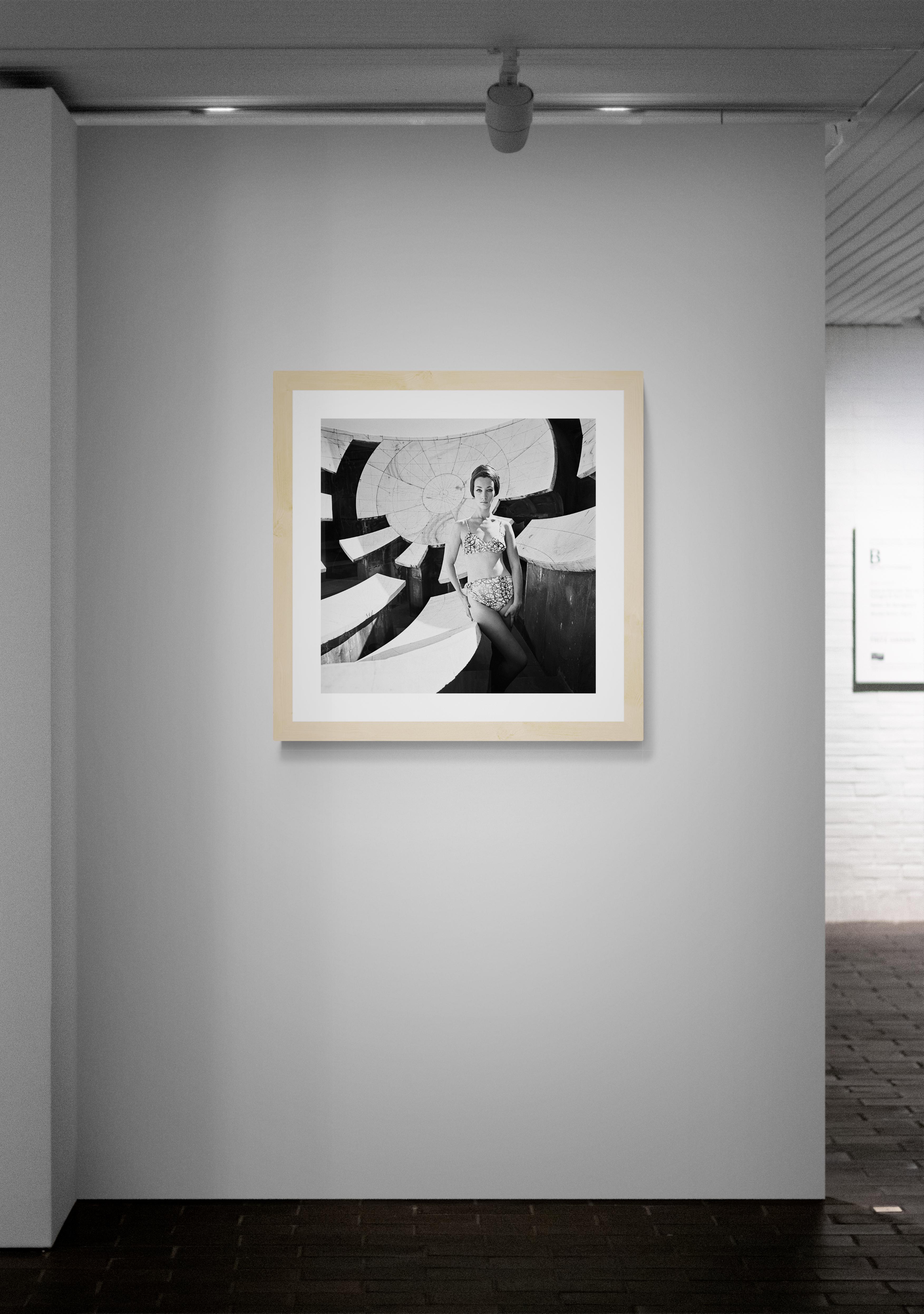 Observatory of Time India von Gleb Derujinsky, Vintage-Modefotografie im Angebot 5