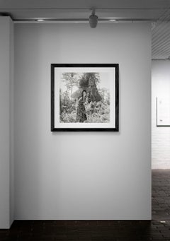 The Garden Of Buddhas von Gleb Derujinsky, Vintage-Modefotografie