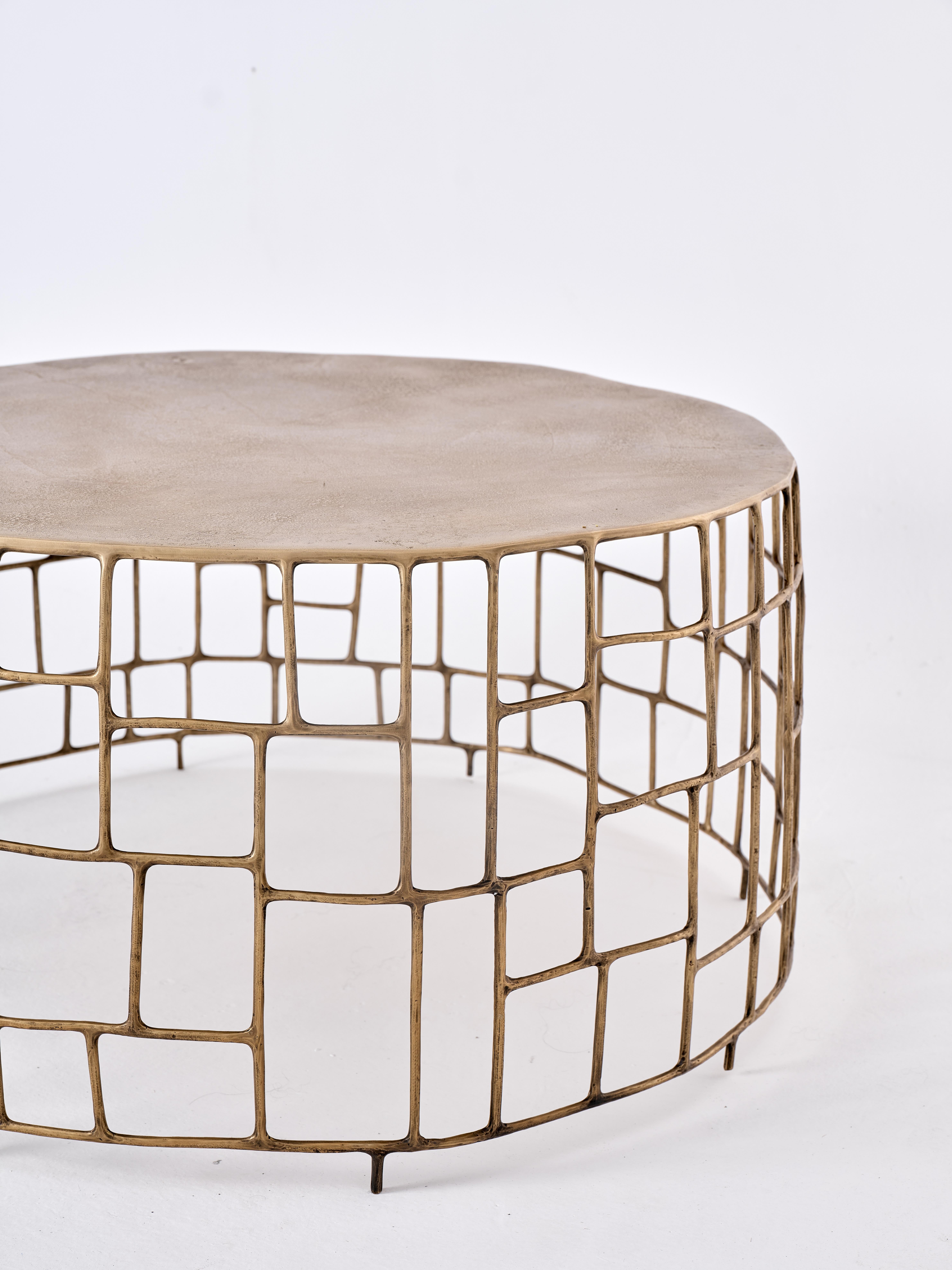 Tavolo Glee in rame di DAaZ
Edizione limitata
Dimensioni: P 86 x L 86 x H 42 cm.
Materiali: Rame.


DAaZ Furniture onora lo spirito di avventura. Accettiamo l'evasione dall'ordinario e ci rallegriamo della magia che si trova nell'inaspettato. La