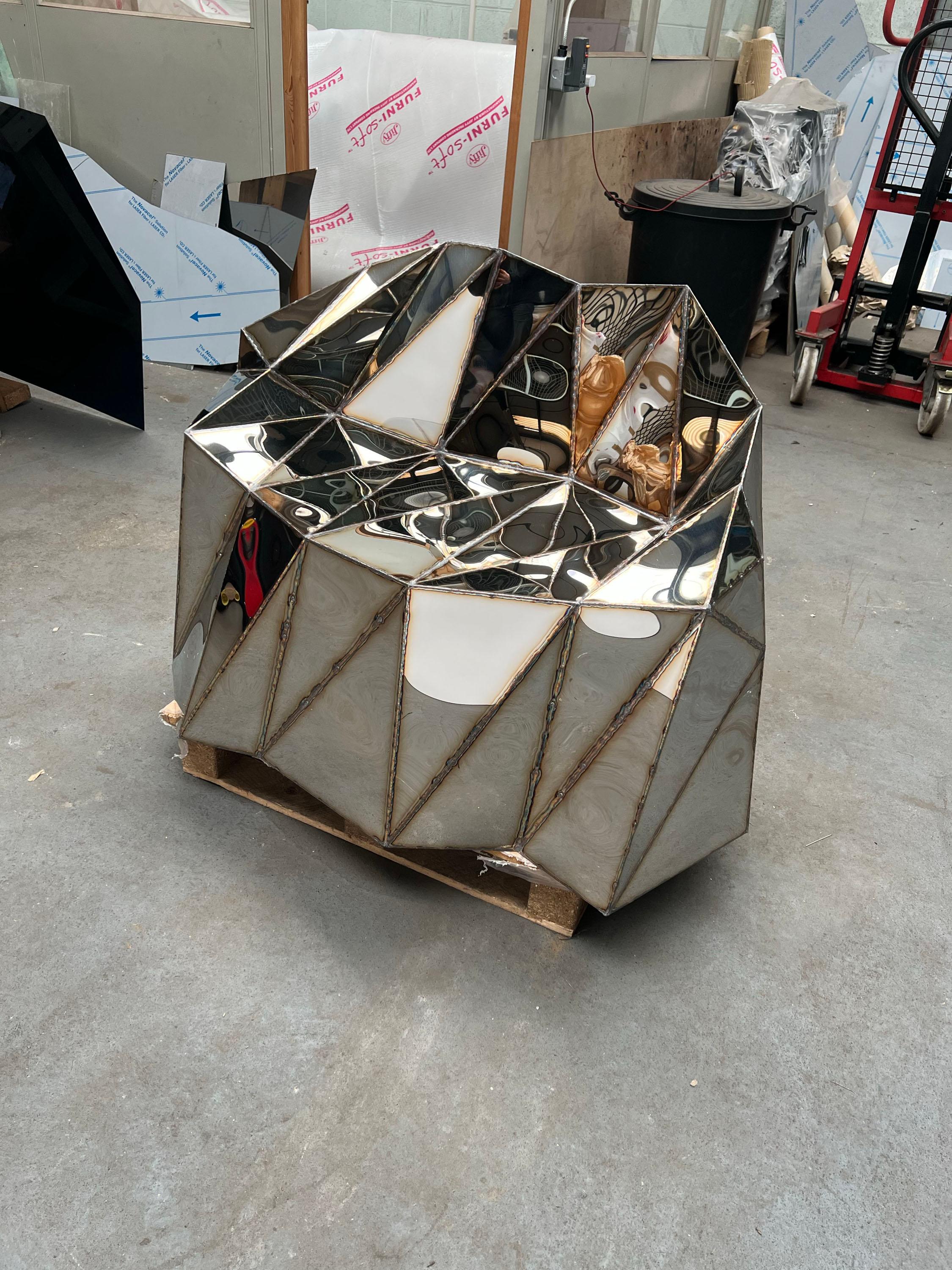 Autre Chaise Glenda en acier inoxydable et poli miroir soudé par Julian Mayor en vente