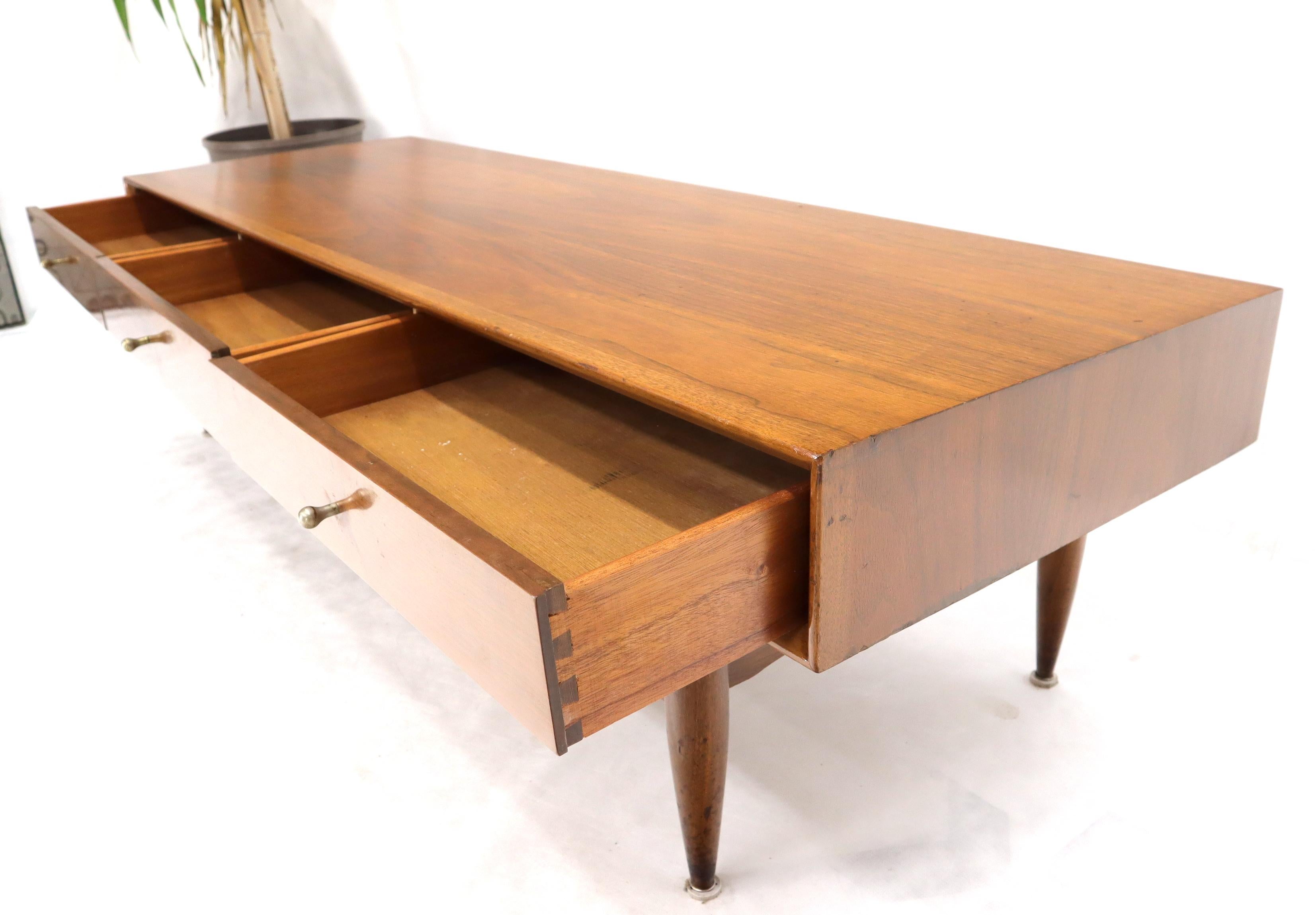 20th Century Glenn of California Atr. Walnut Three Drawers Coffee Table on Sculpted Legs For Sale