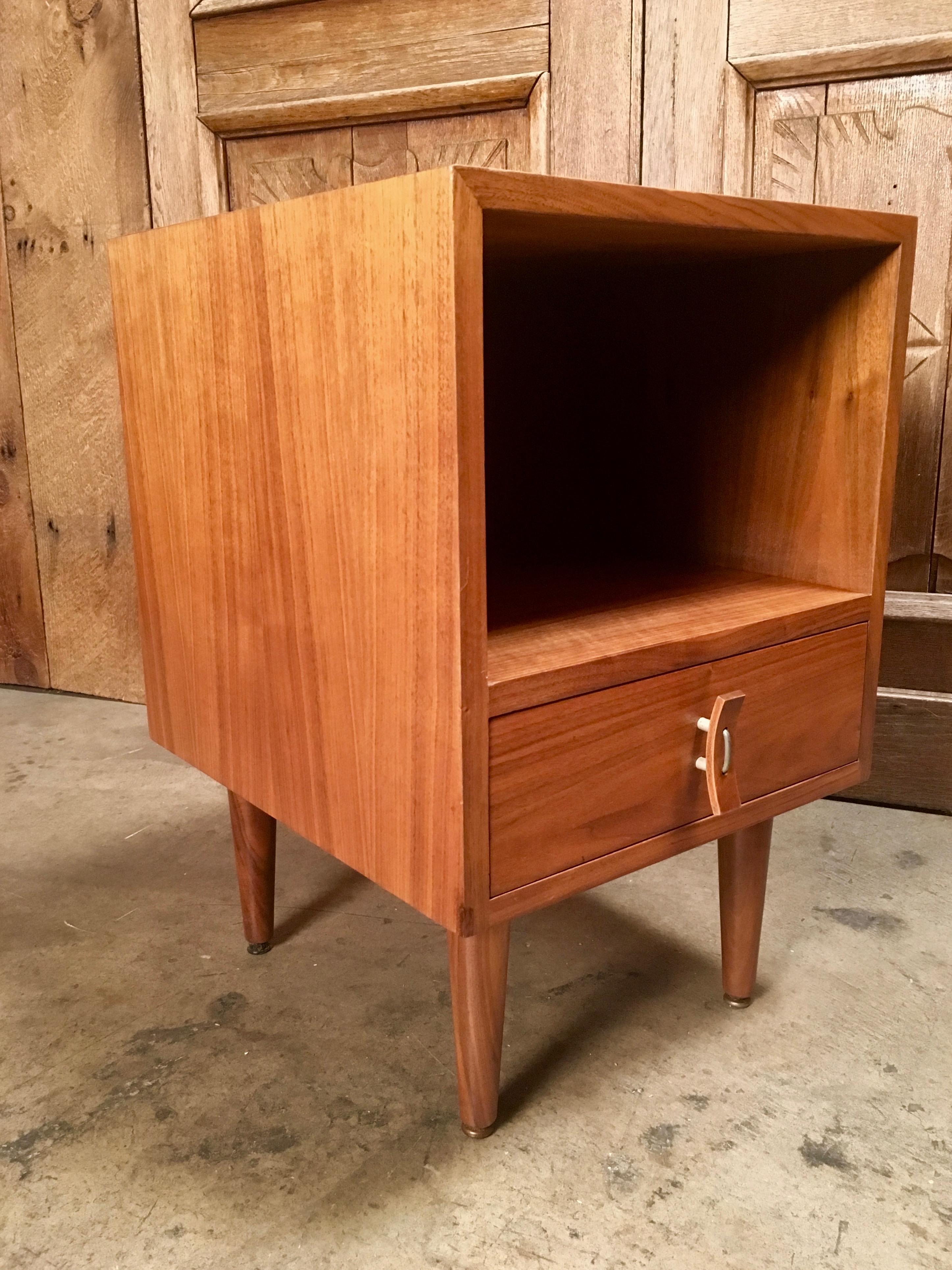 Glenn of California Nightstand by Stanley Young In Good Condition In Denton, TX