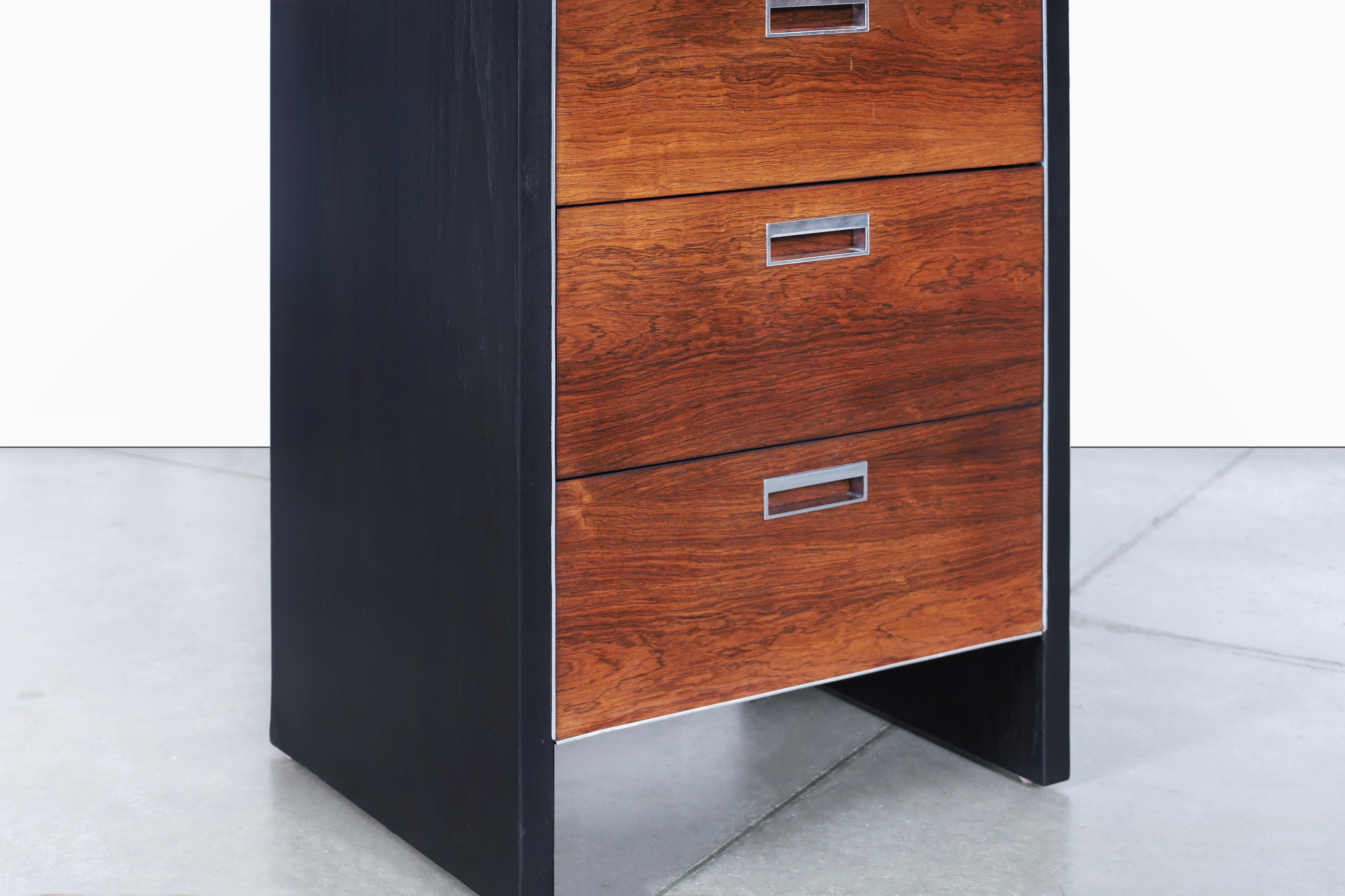 Commode haute Glenn of California en bois de rose de Robert Baron en vente 1