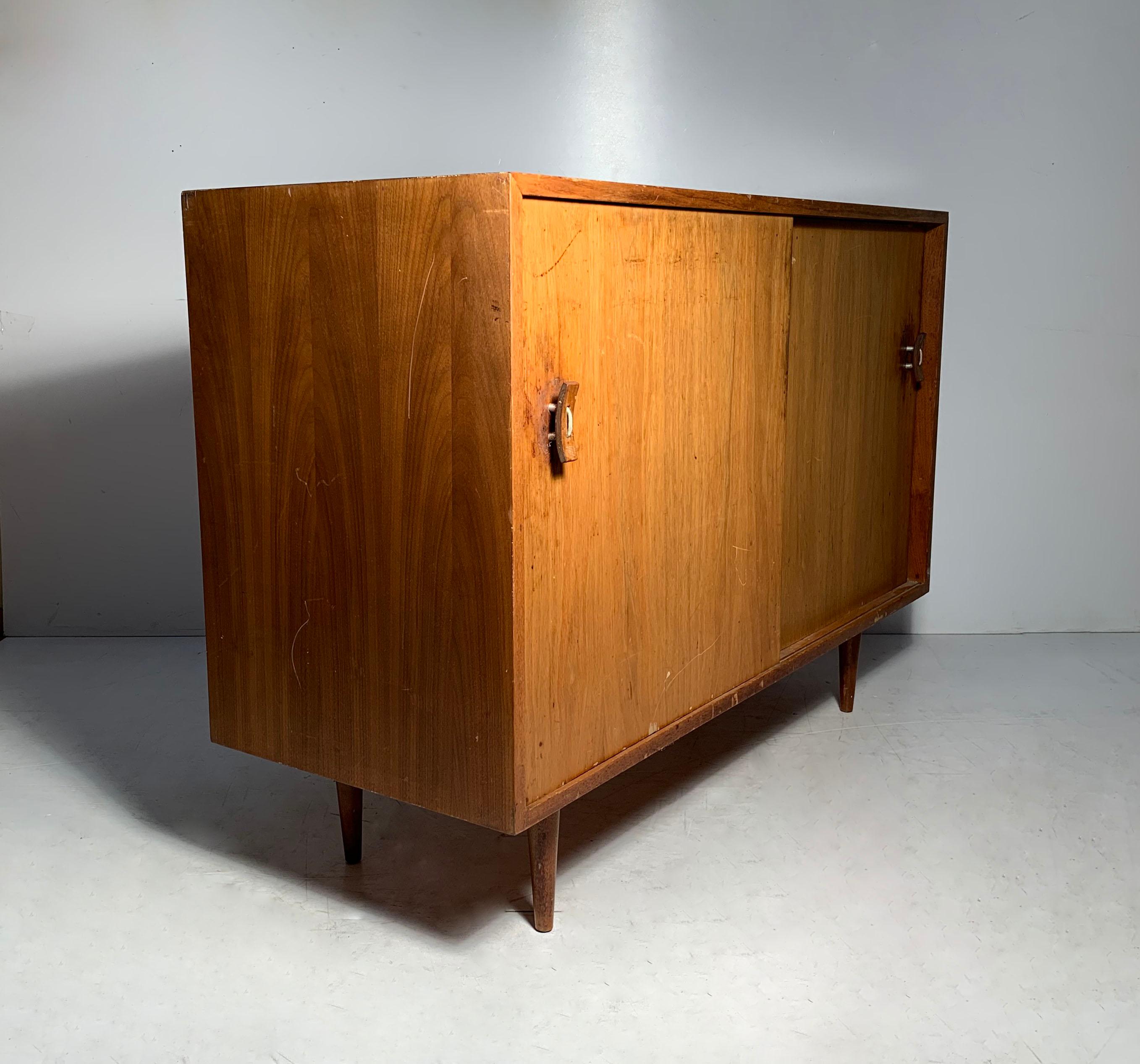 American Glenn of California Vintage Sideboard Cabinet by Stanley Young For Sale