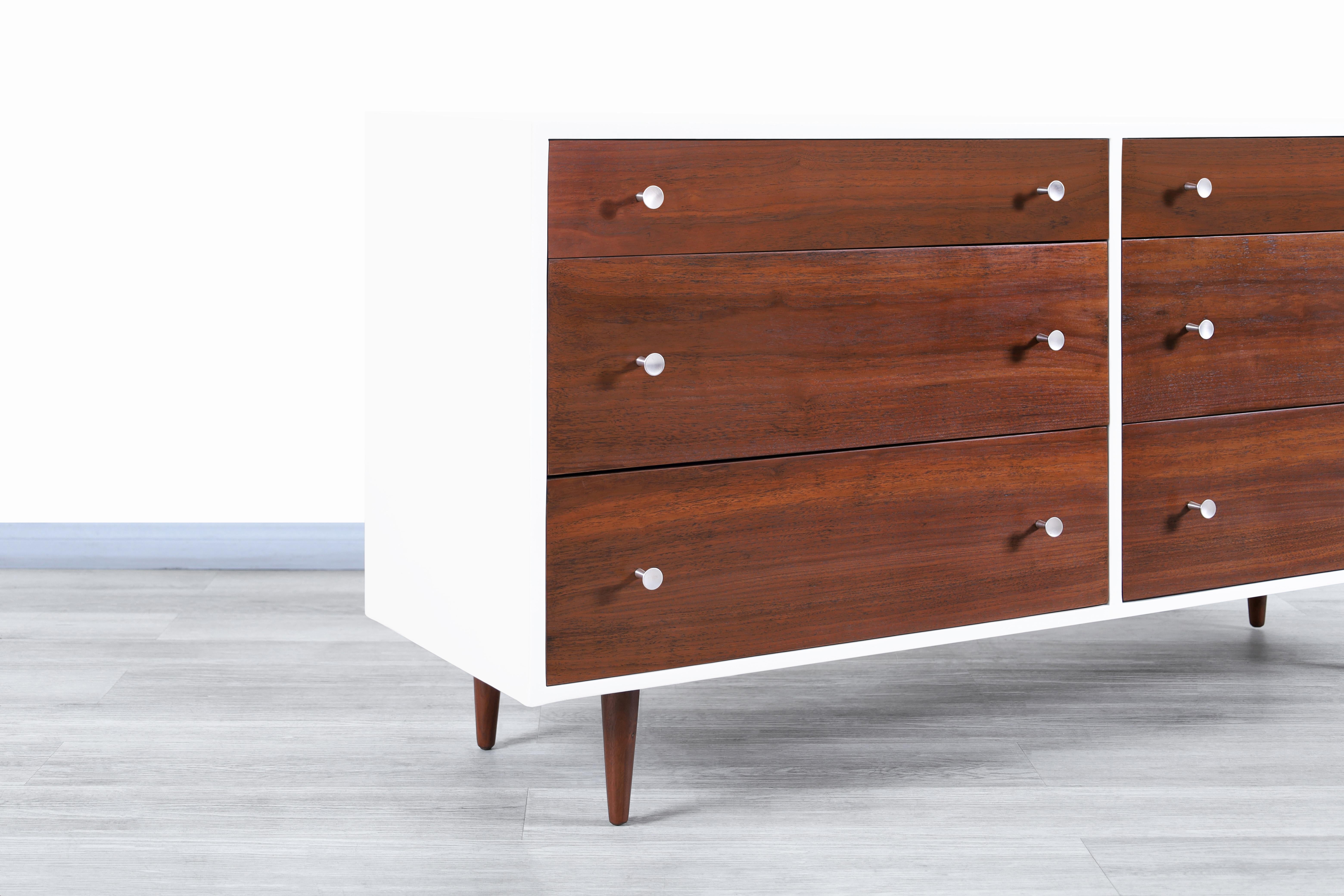 American Glenn of California Walnut and Lacquered Dresser by Milo Baughman For Sale