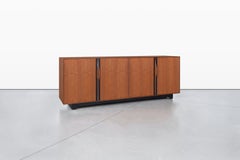 Glenn of California Nussbaum-Credenza von John Kapel
