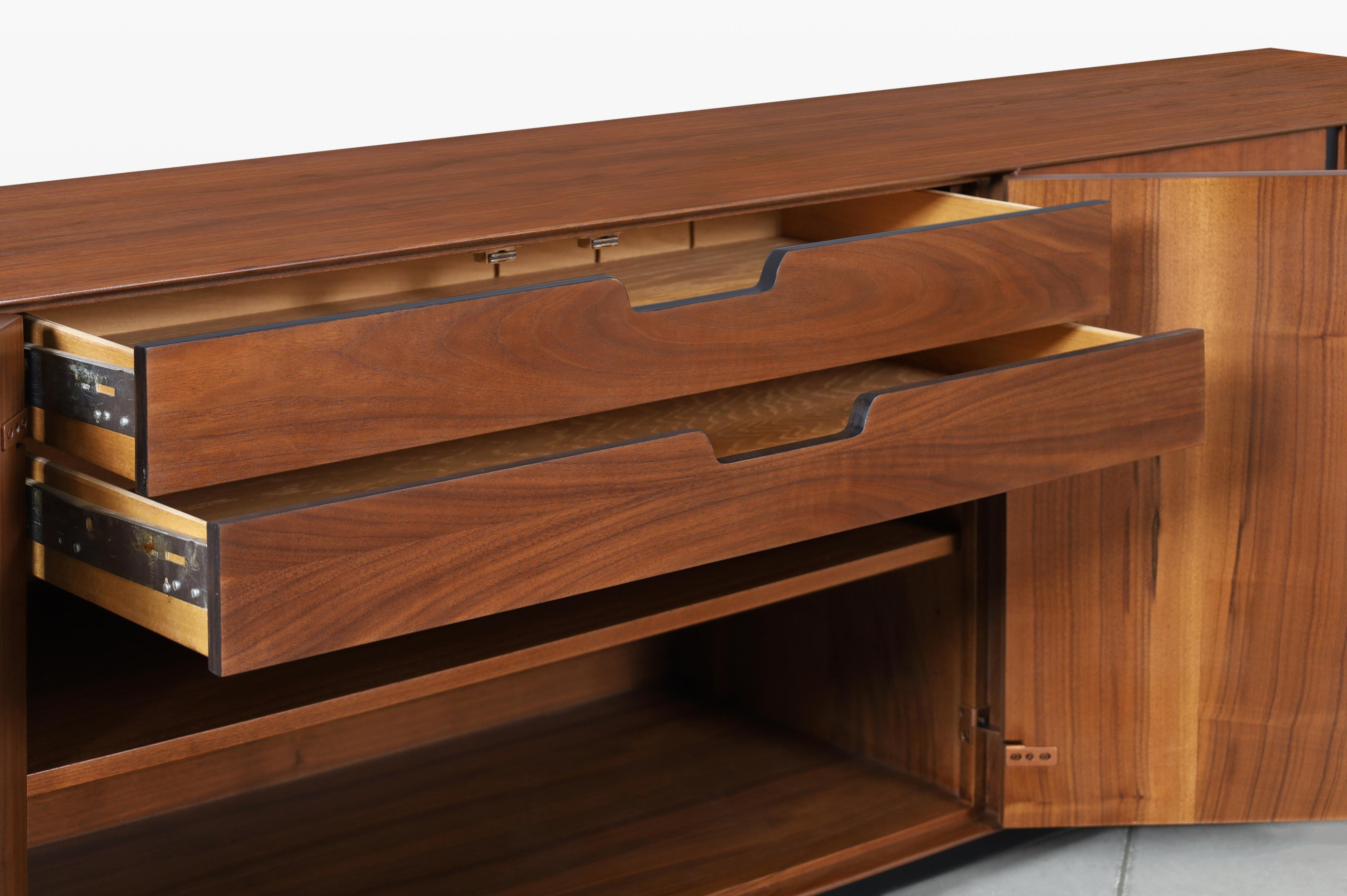 Credenza de nogal Glenn of California de John Kapel mediados del siglo XX en venta