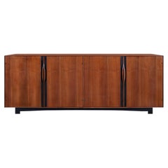 Credenza de nogal Glenn of California de John Kapel