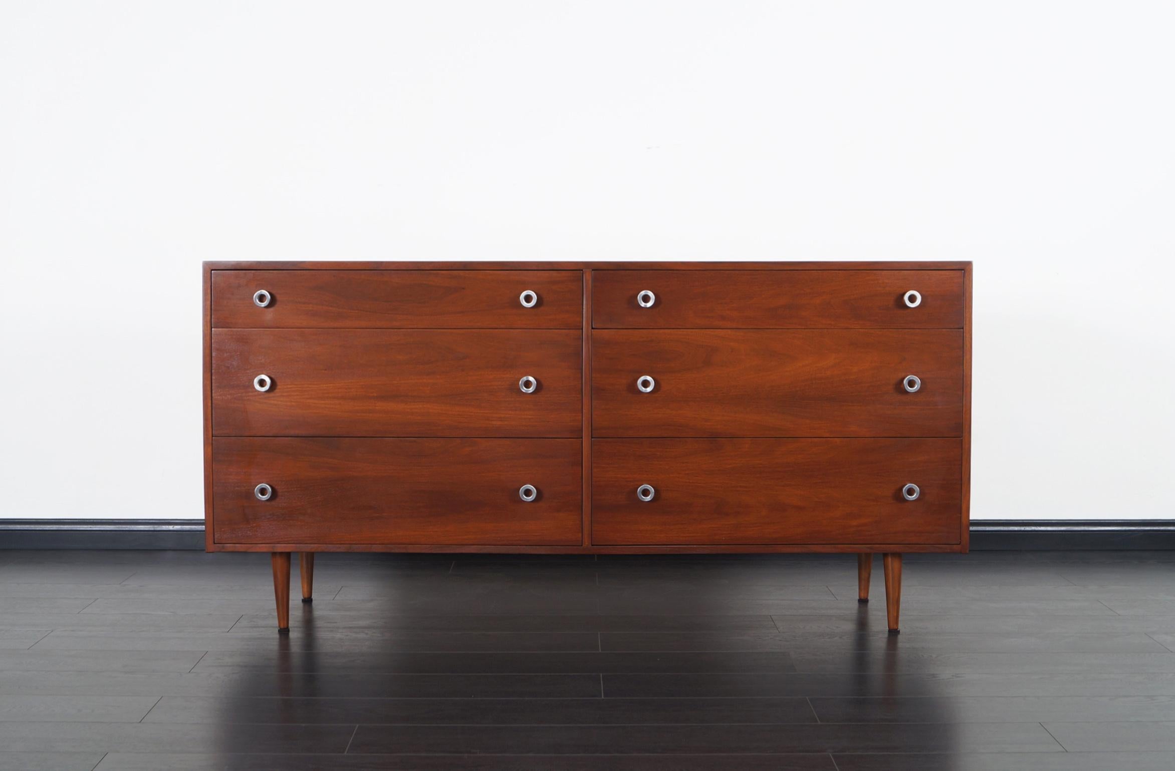 Glenn of California Walnut Dresser by Greta M. Grossman In Excellent Condition In North Hollywood, CA