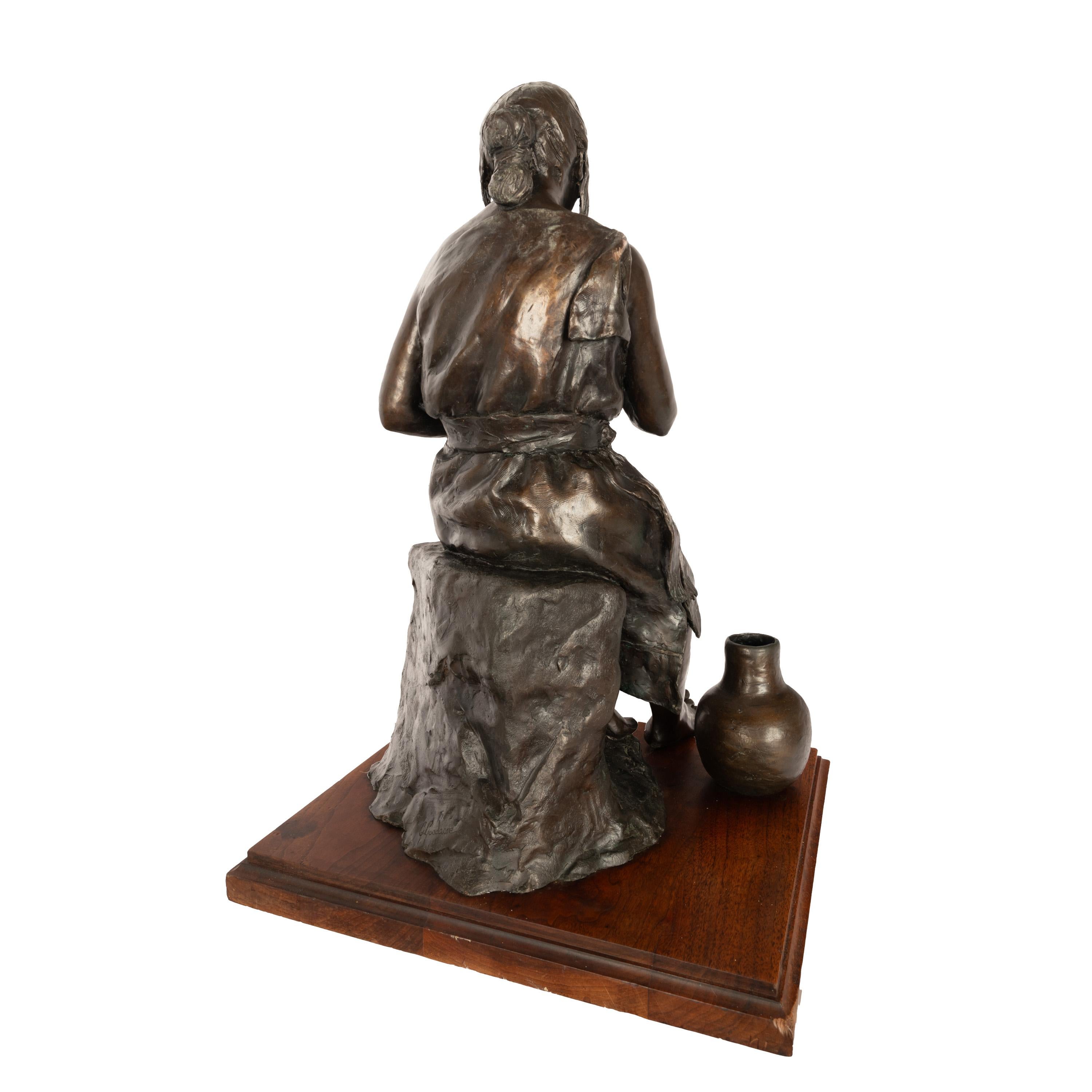 Bronzeskulpturstatue der Töpferin von Zia, Young Native Pueblo Woman, New Mexico, Keramik 2