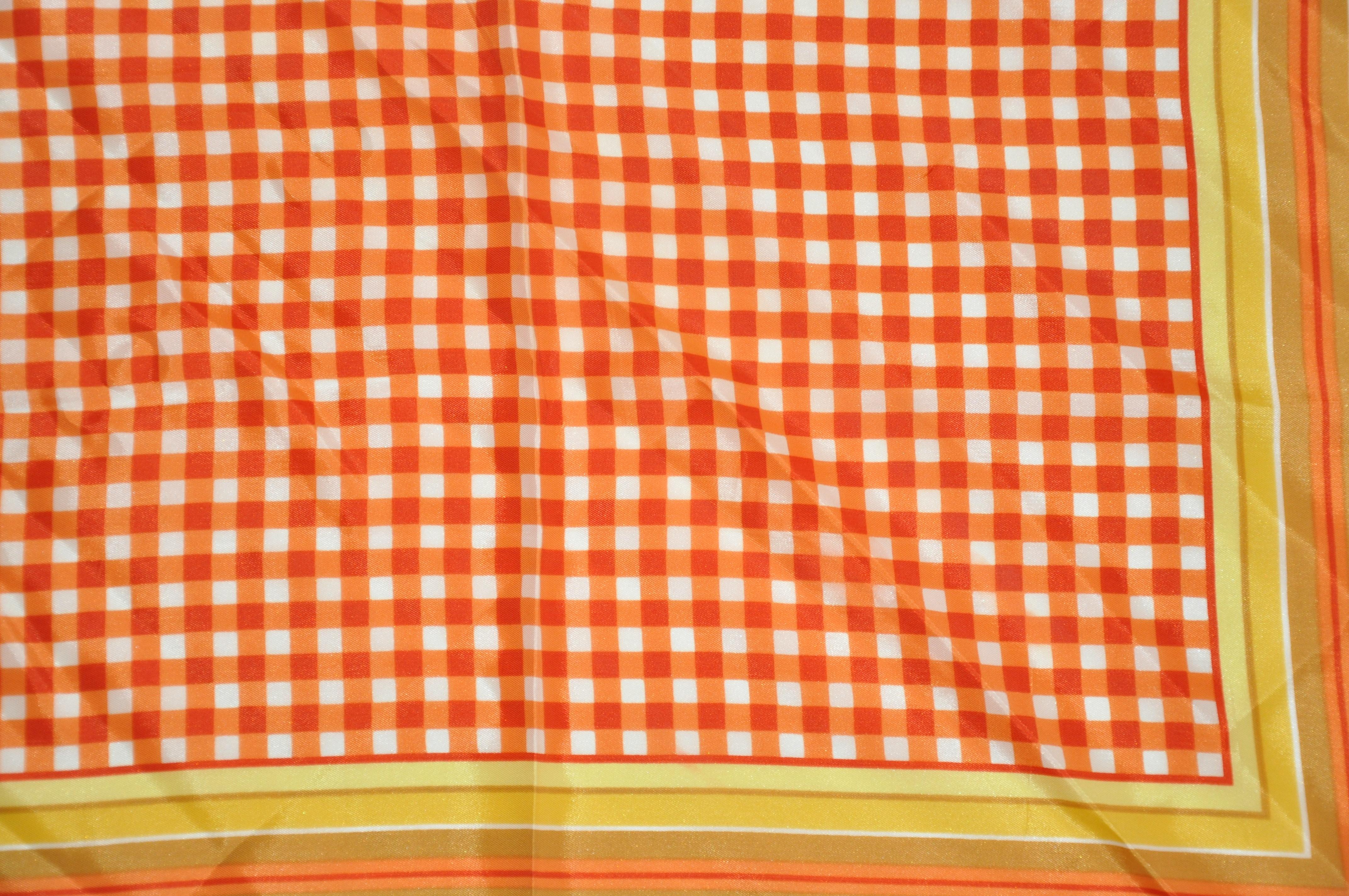 Mehrreihiger Schal aus rotem, bernsteinfarbenem und weißem Kariertuch mit Reißverschluss im Zustand „Gut“ im Angebot in New York, NY