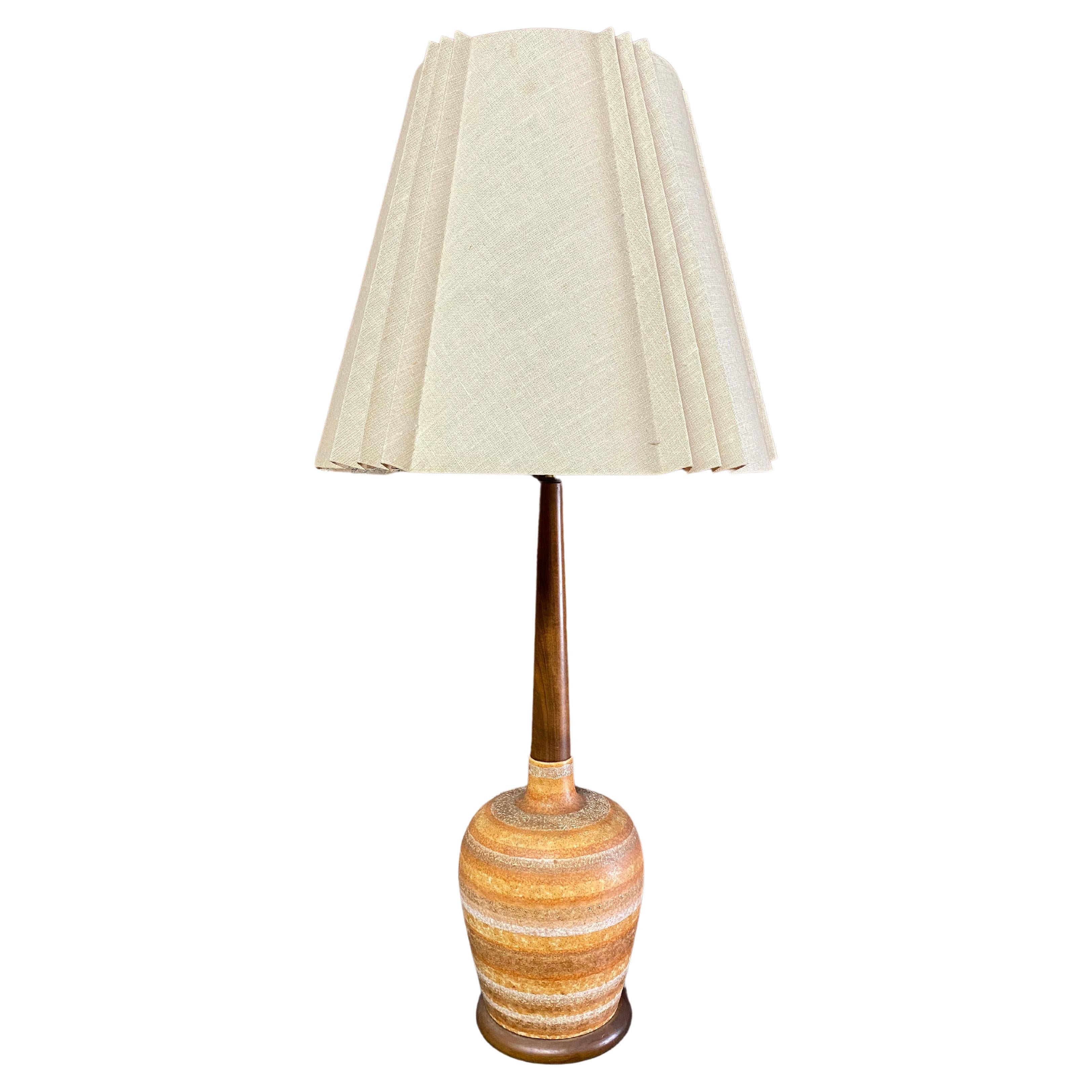 Glidden Gulfstream Style Ceramic Table Lamp