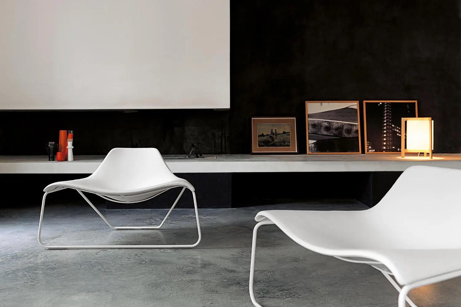 Italian Glide – Armchair in white leather by Monica Forster for Tacchini in vendita