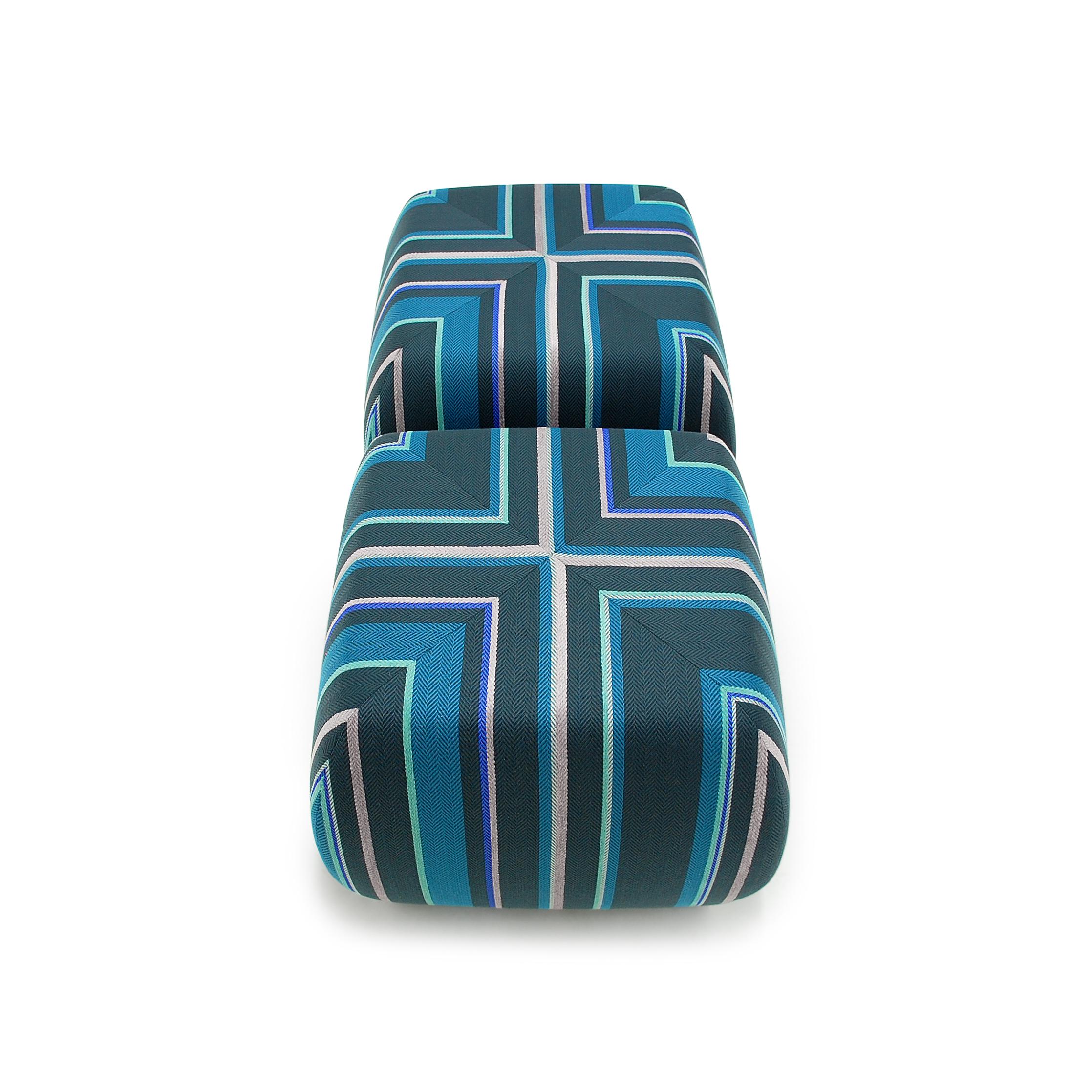 Glide Striped Ottoman Round Custom Hidden Castors In New Condition For Sale In Ridgewood, NY