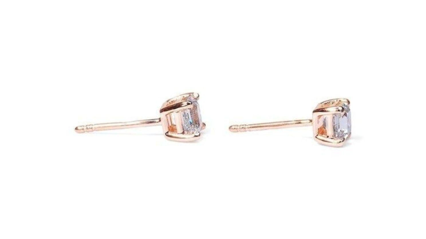 Glimmering and Elegant 1.40ct Ascher Diamond Earrings in 18K White Gold In New Condition In רמת גן, IL