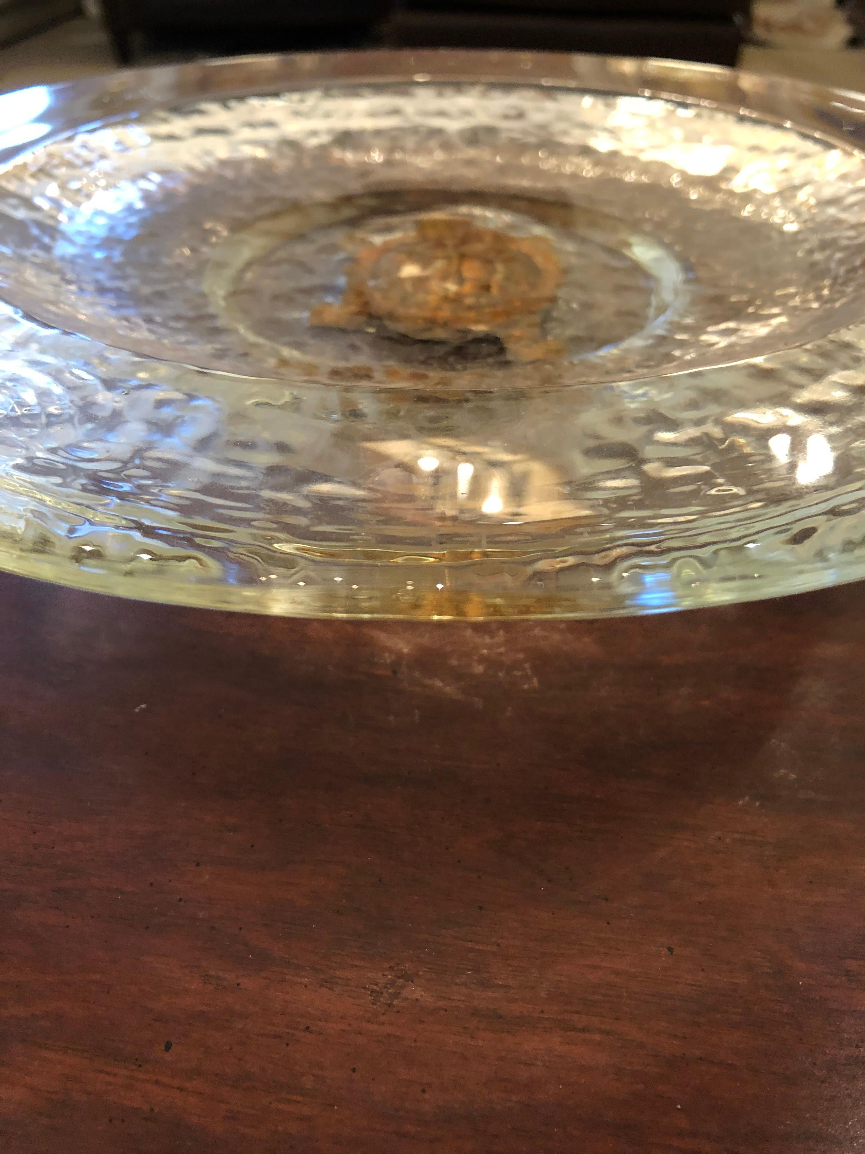 Glistening Bucquet Rippled Glass Bowl with Copper and Gilded Turtle Decoration For Sale 1