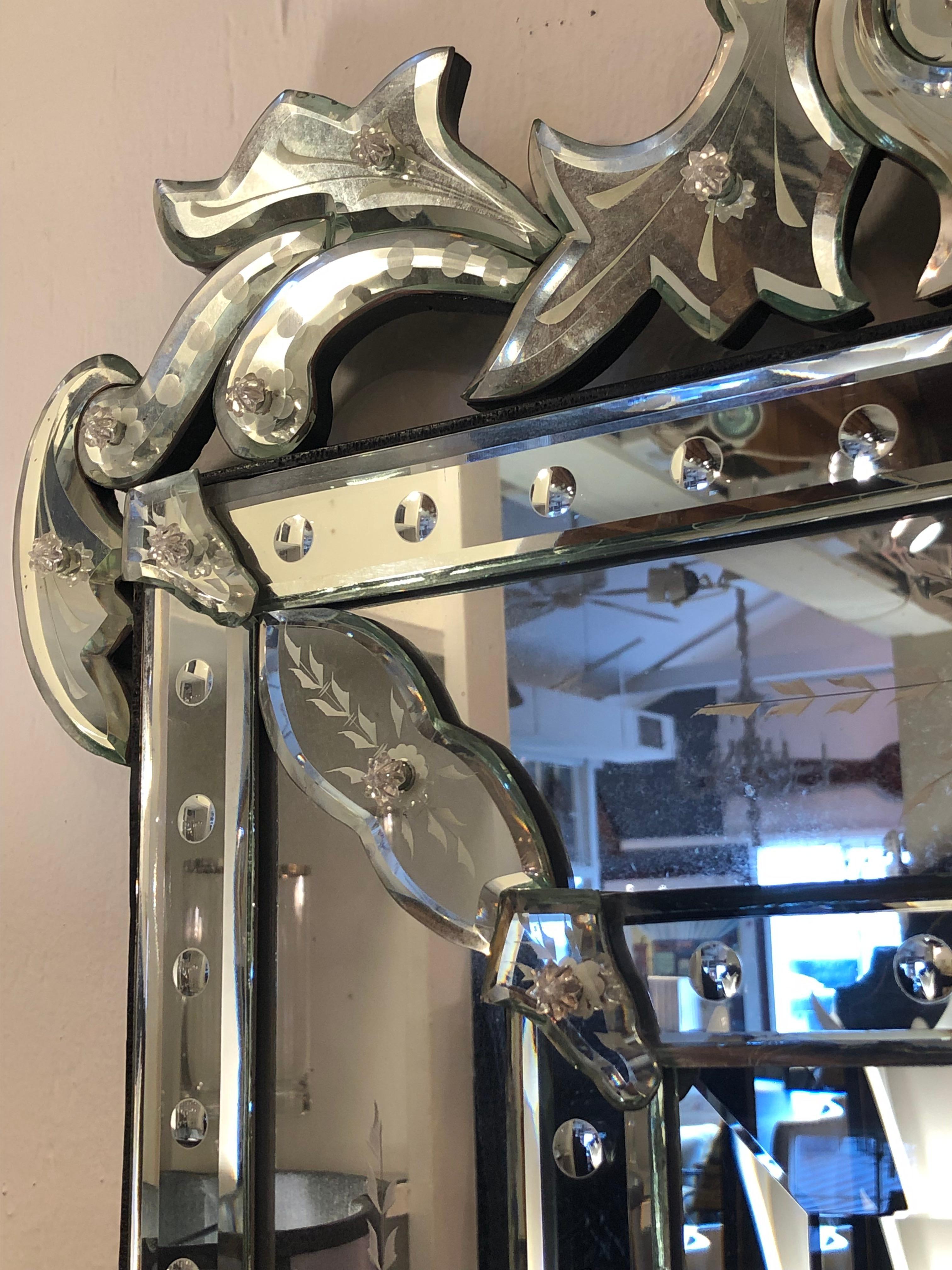 Glitzernder & glamouröser Spiegel im venezianischen Stil im Angebot 8