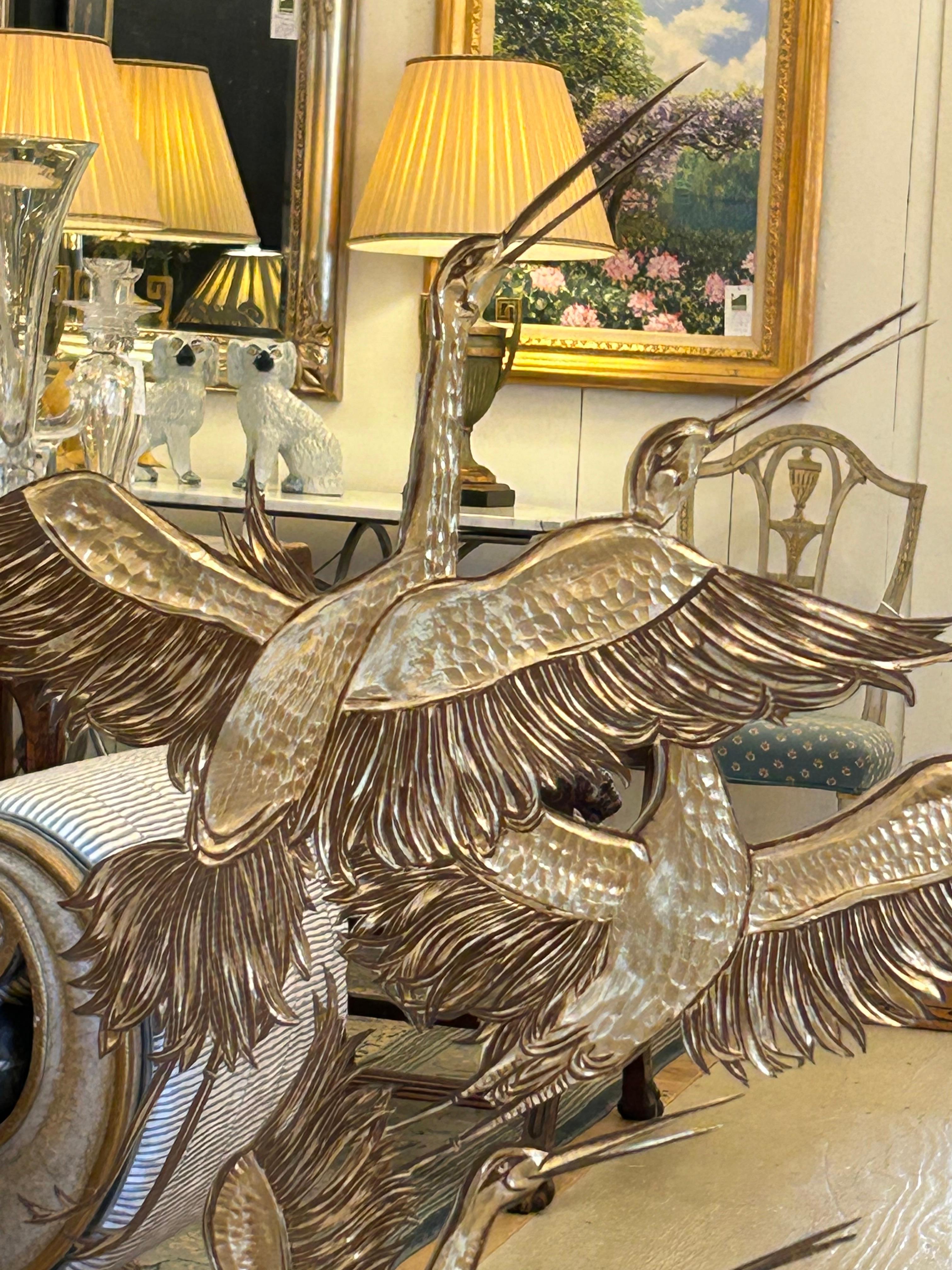 Specchio inciso Hollywood Regency scintillante con inserti in ottone e oro In condizioni buone in vendita a Hopewell, NJ