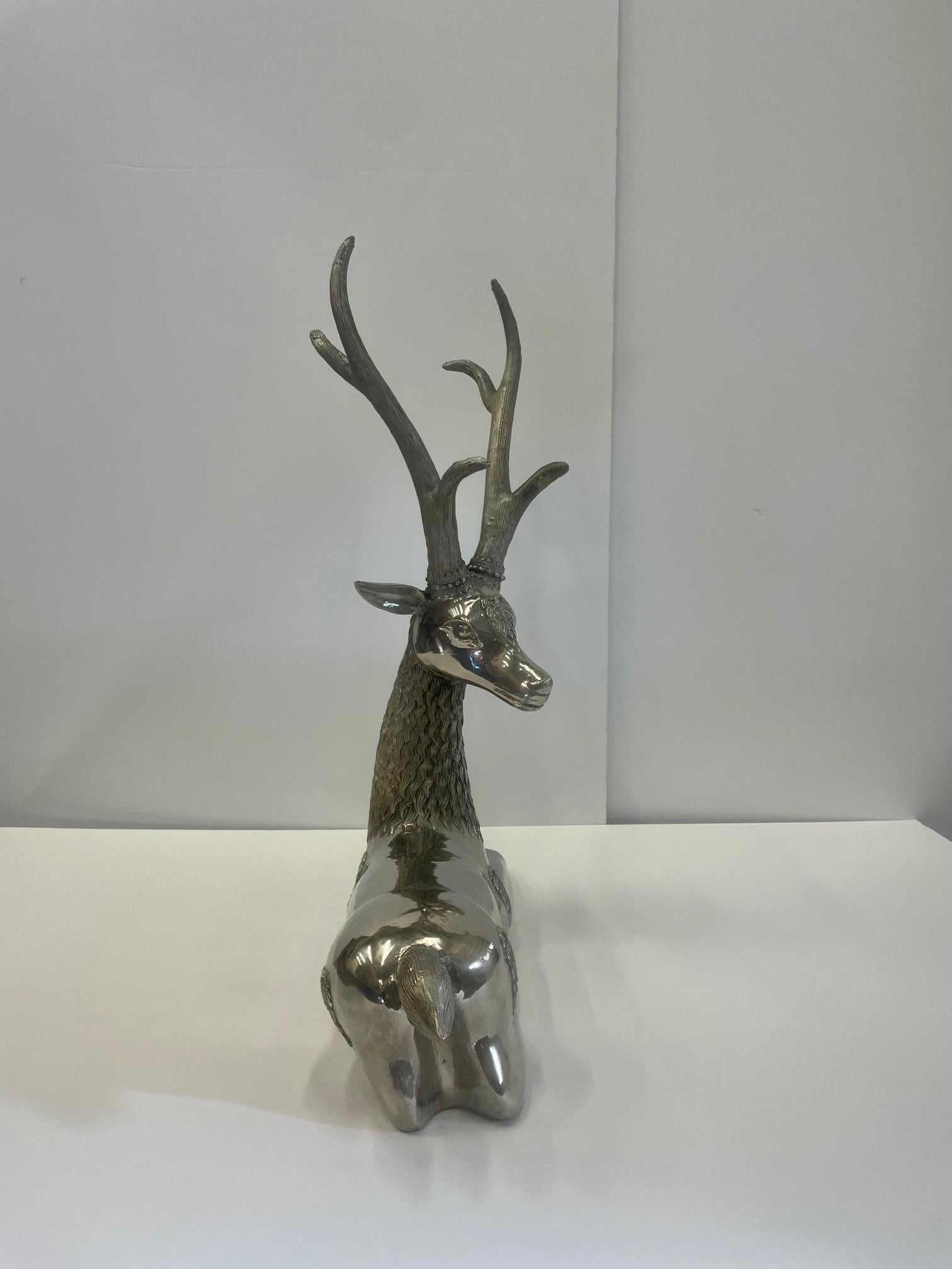 Moulage Grande sculpture de cerf en laiton coulé nickelé scintillant en vente