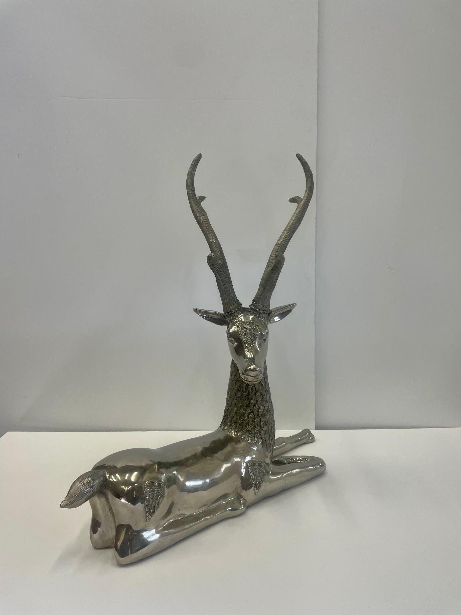 Laiton Grande sculpture de cerf en laiton coulé nickelé scintillant en vente