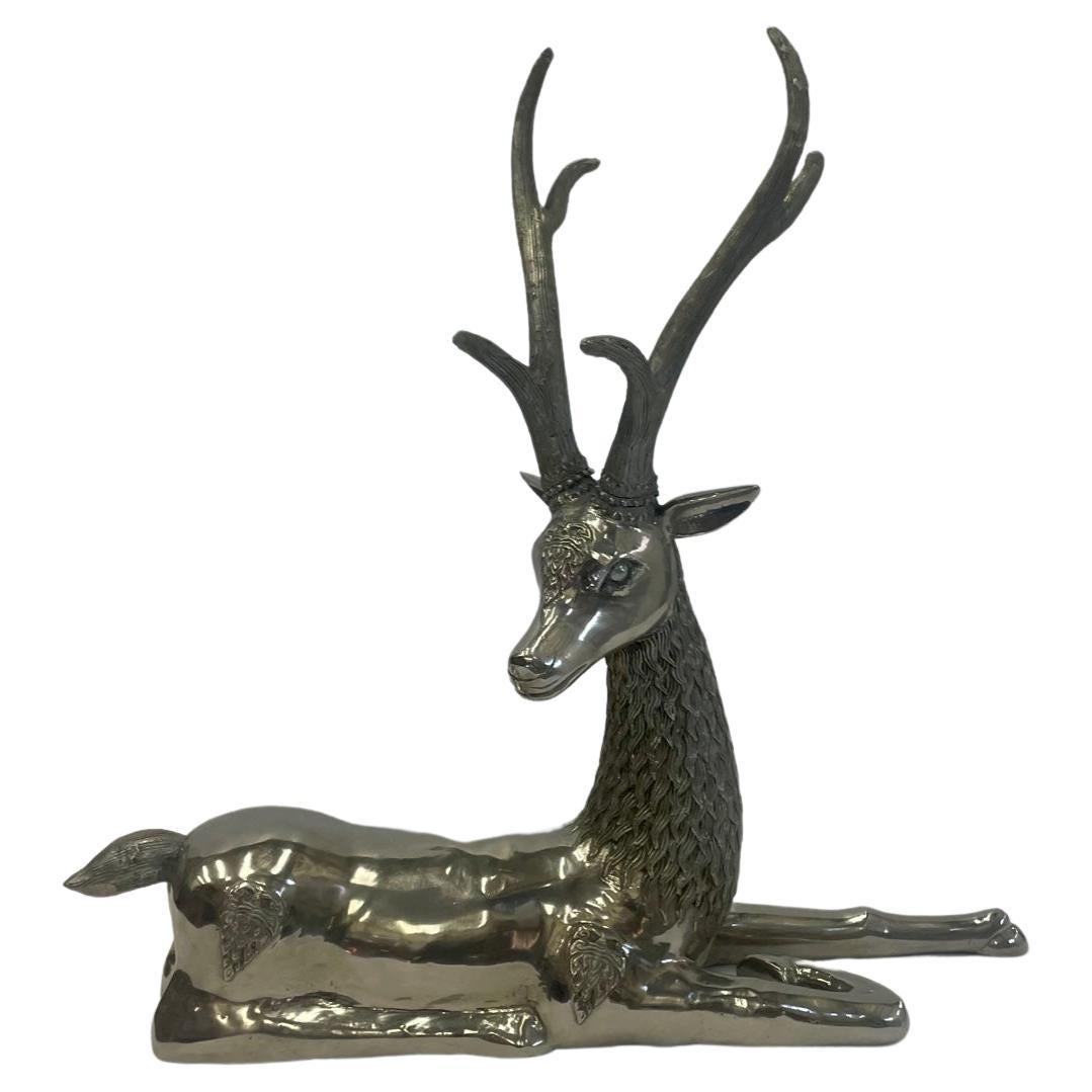 Grande sculpture de cerf en laiton coulé nickelé scintillant en vente