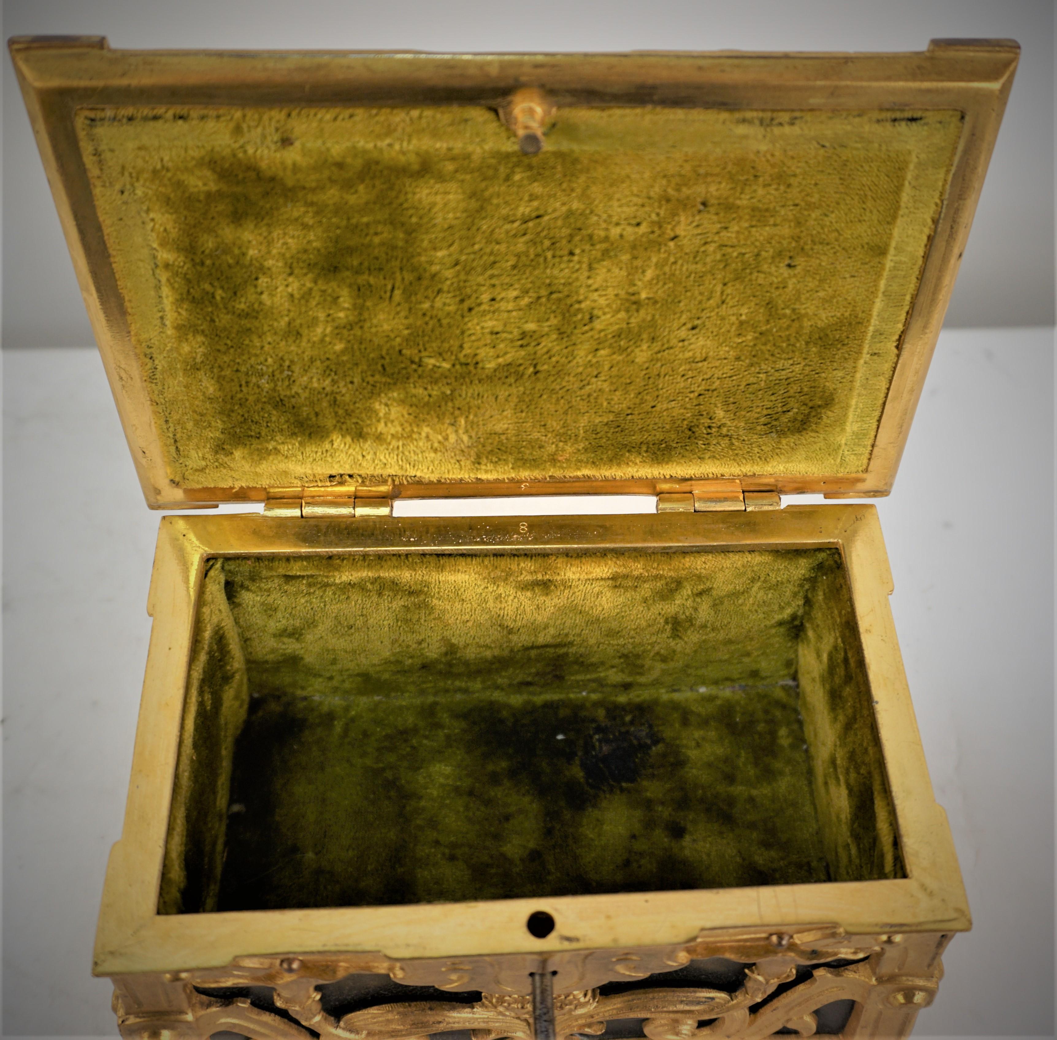 Early 20th Century Glit Bronze Art Nouveau Decorative Jewelry Box For Sale
