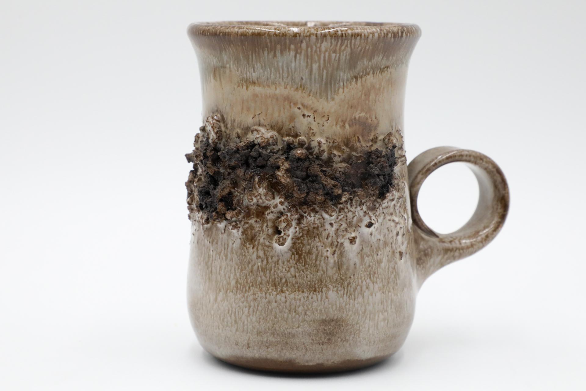 Glit HF Icelandic Mid-Century Fat Lava Ceramic Set of Mugs, Pot & Plate en vente 7