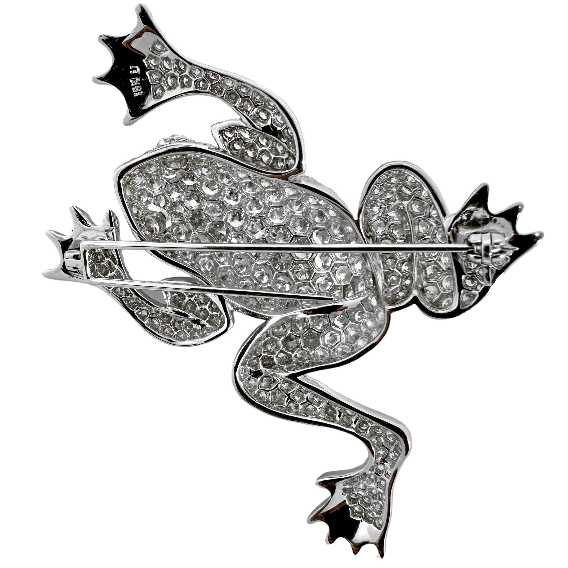 Glittering 18k White Gold Diamond Encrusted Leaping Frog Brooch with 9.50cts In Good Condition For Sale In Palm Beach, FL