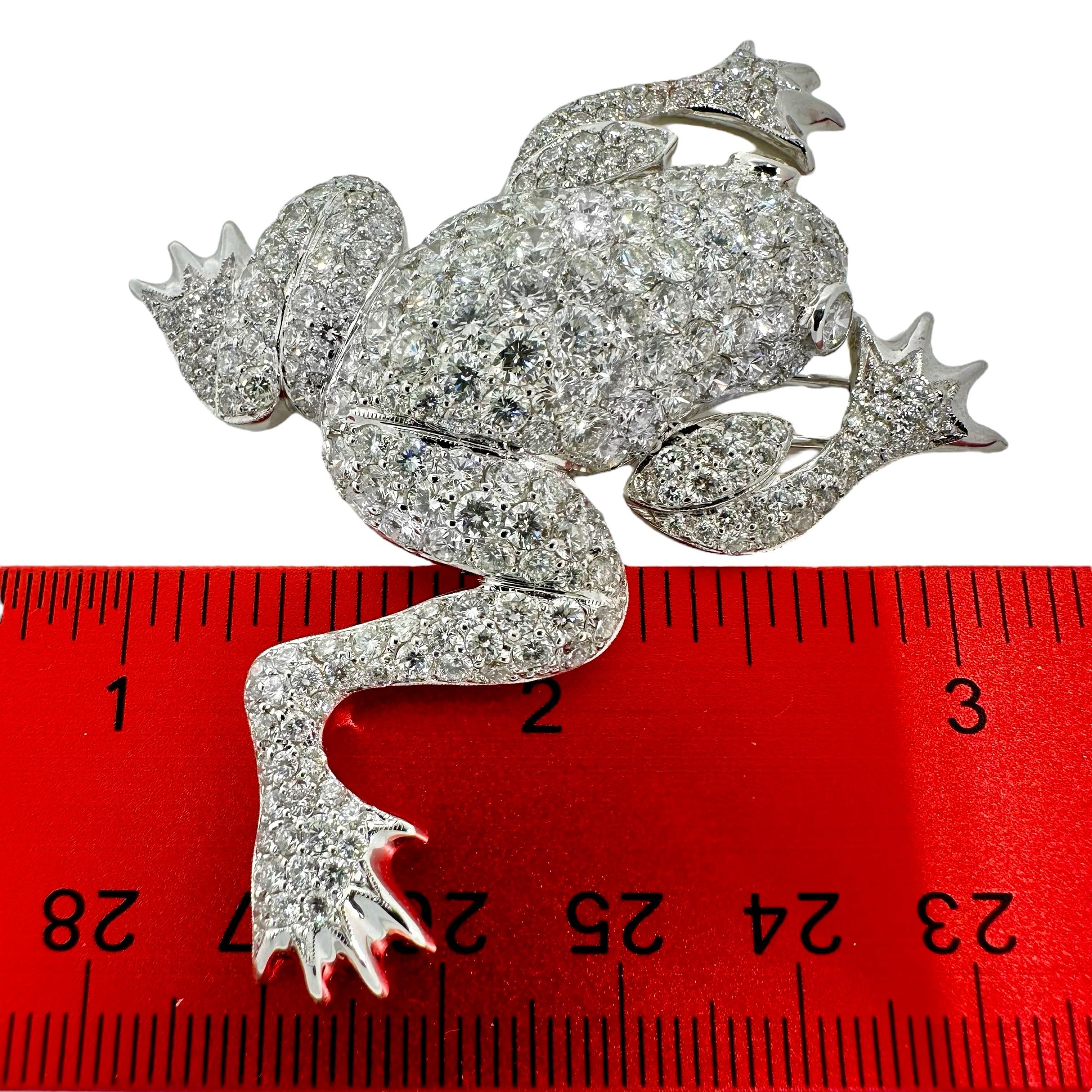 Glittering 18k White Gold Diamond Encrusted Leaping Frog Brooch with 9.50cts For Sale 1